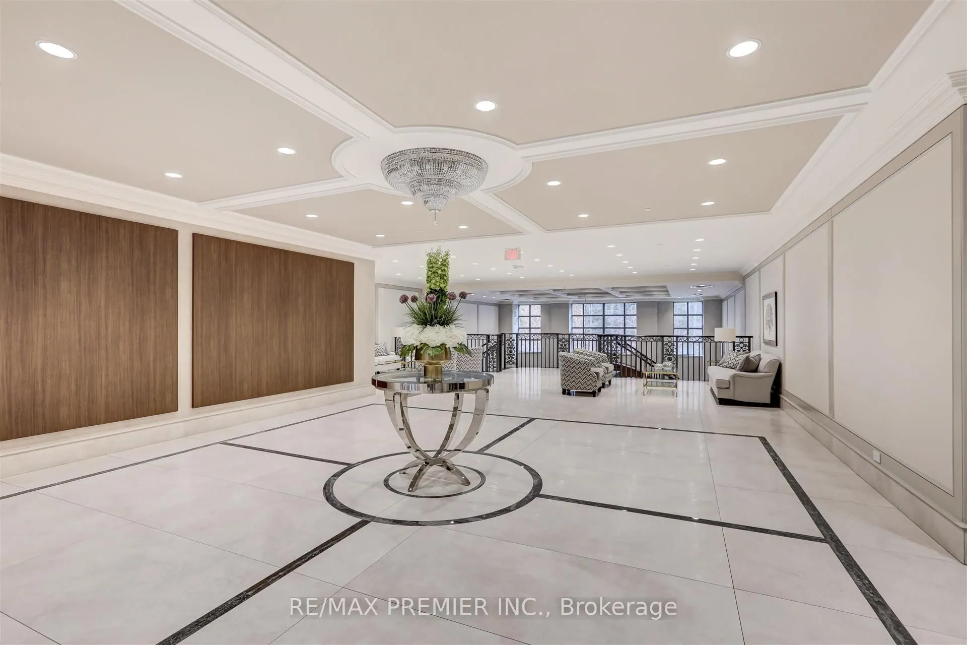 9909 Pine Valley Drive, #111
