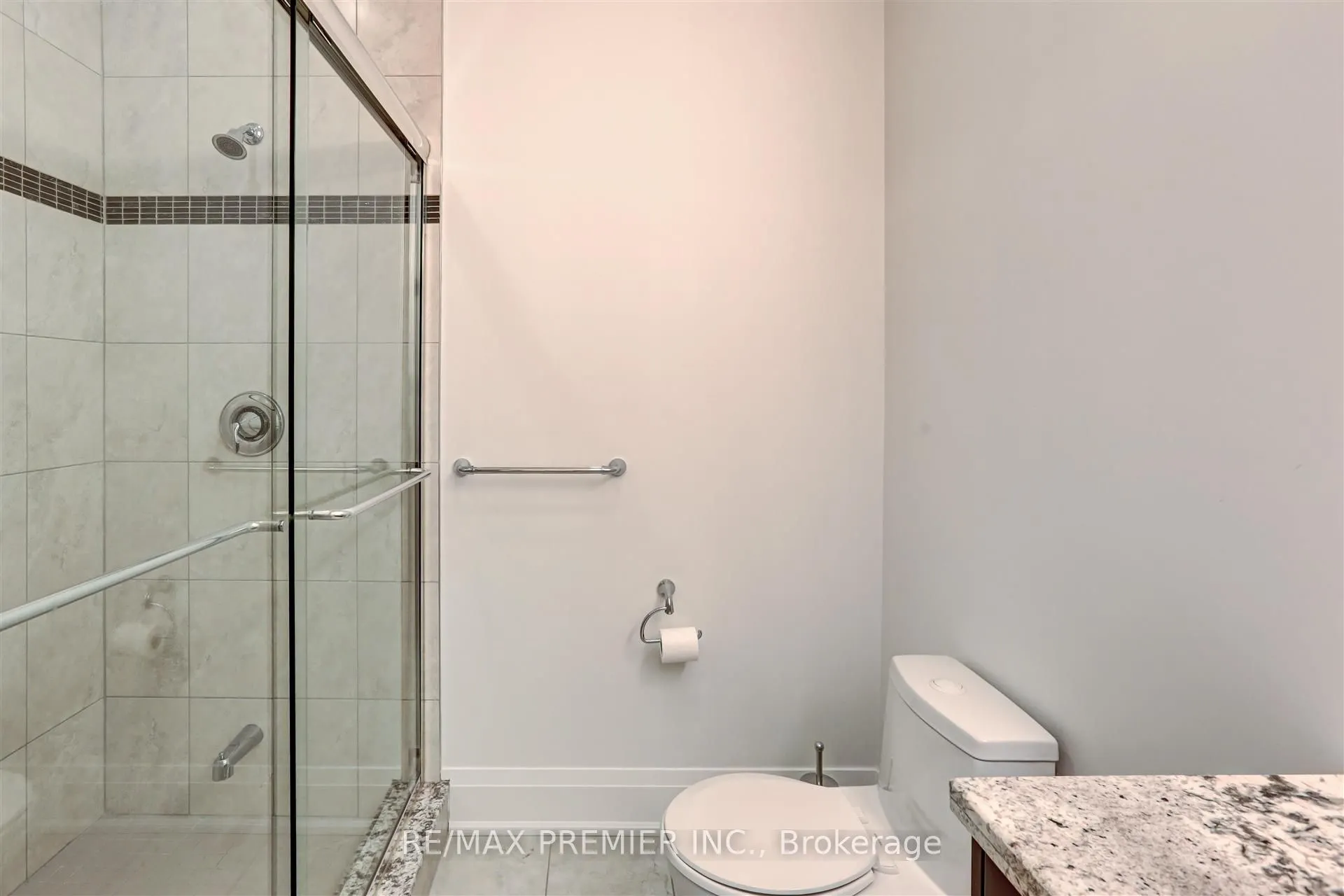 9909 Pine Valley Drive, #111