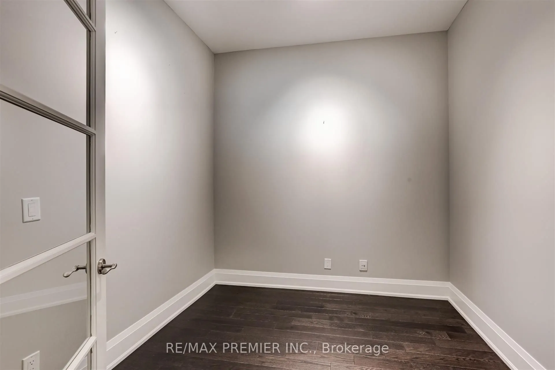 9909 Pine Valley Drive, #111