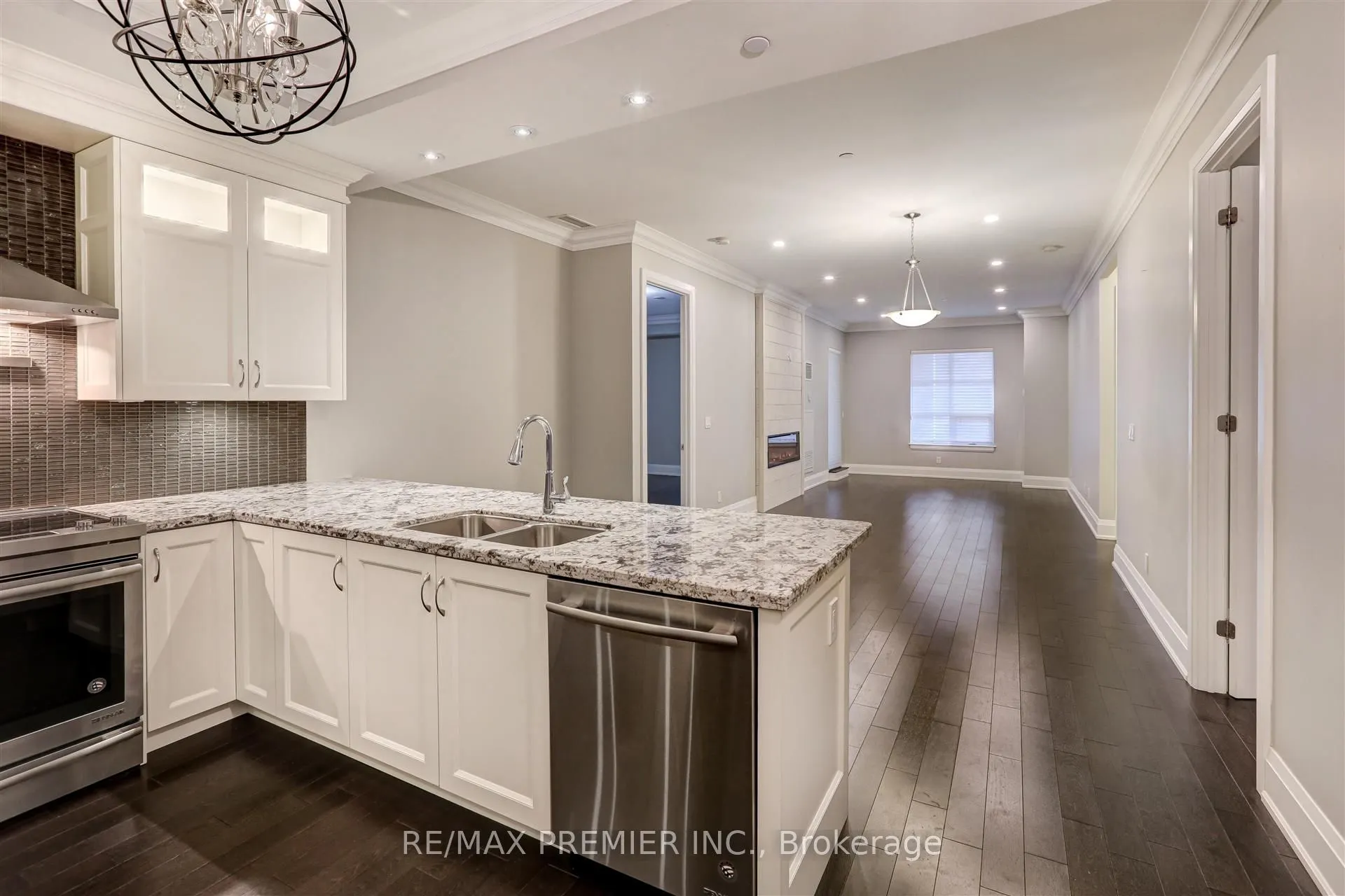9909 Pine Valley Drive, #111