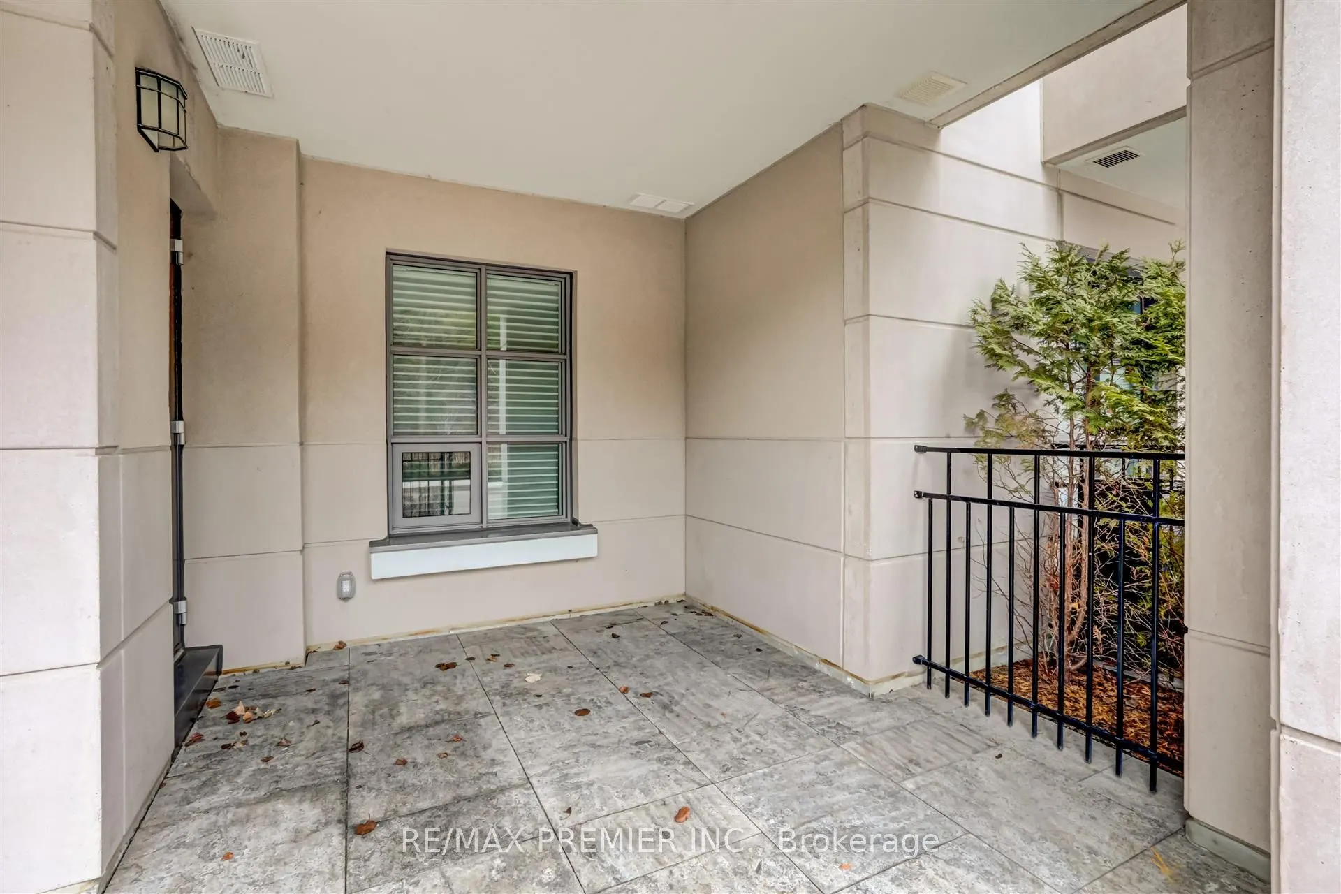 9909 Pine Valley Drive, #111