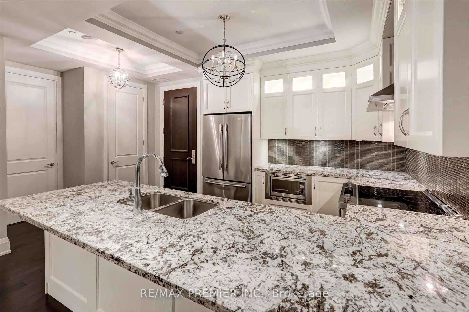 9909 Pine Valley Drive, #111