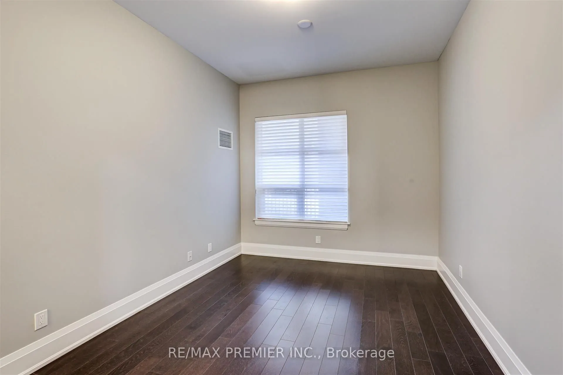 9909 Pine Valley Drive, #111