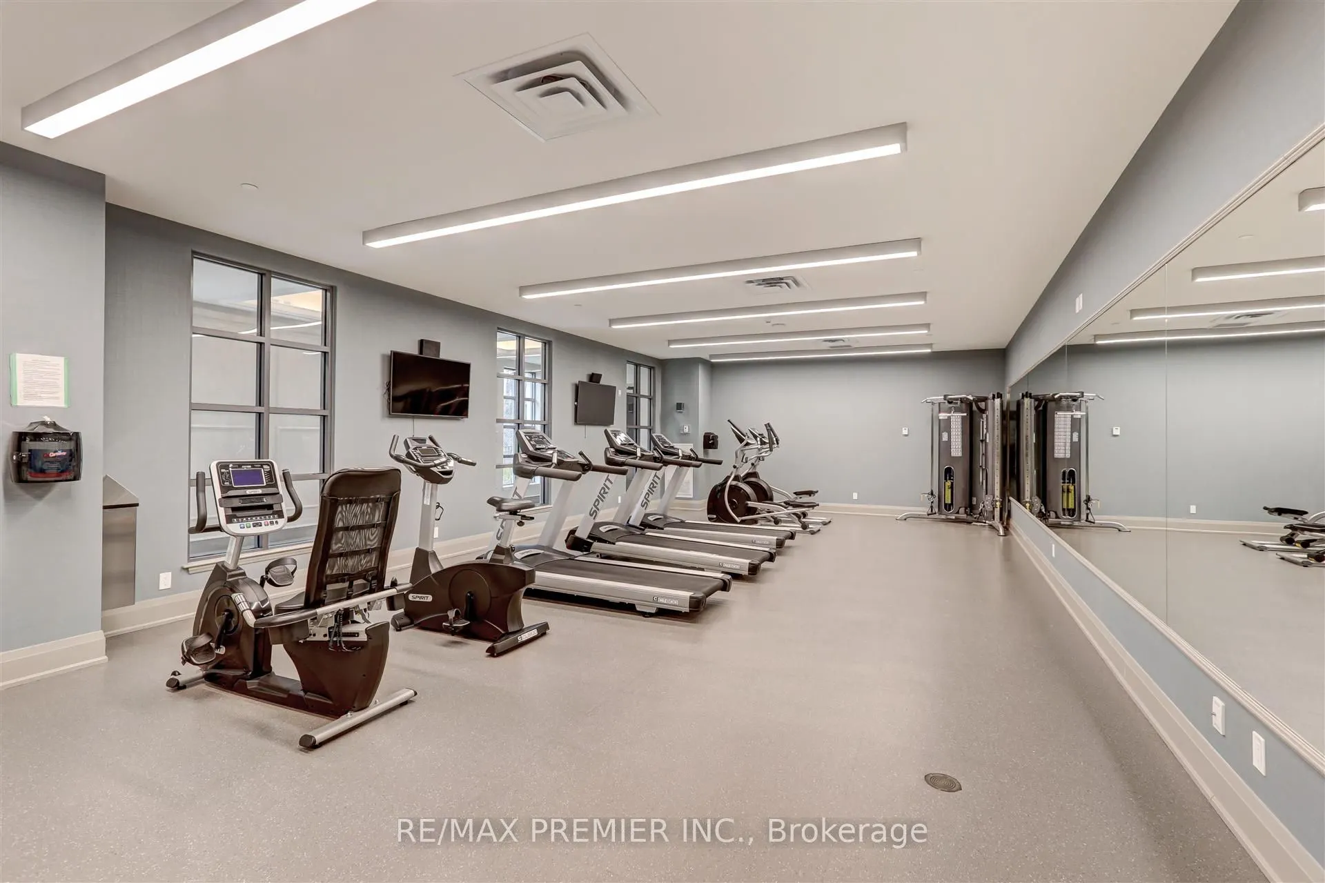 9909 Pine Valley Drive, #111