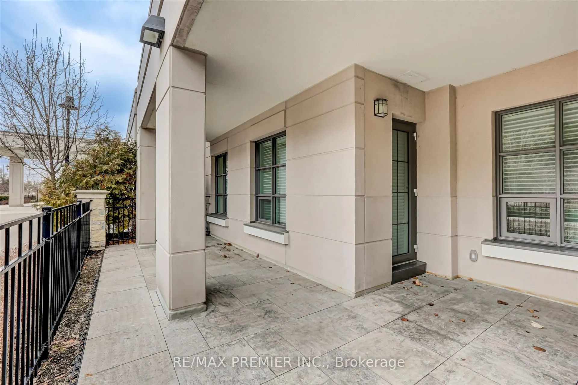 9909 Pine Valley Drive, #111
