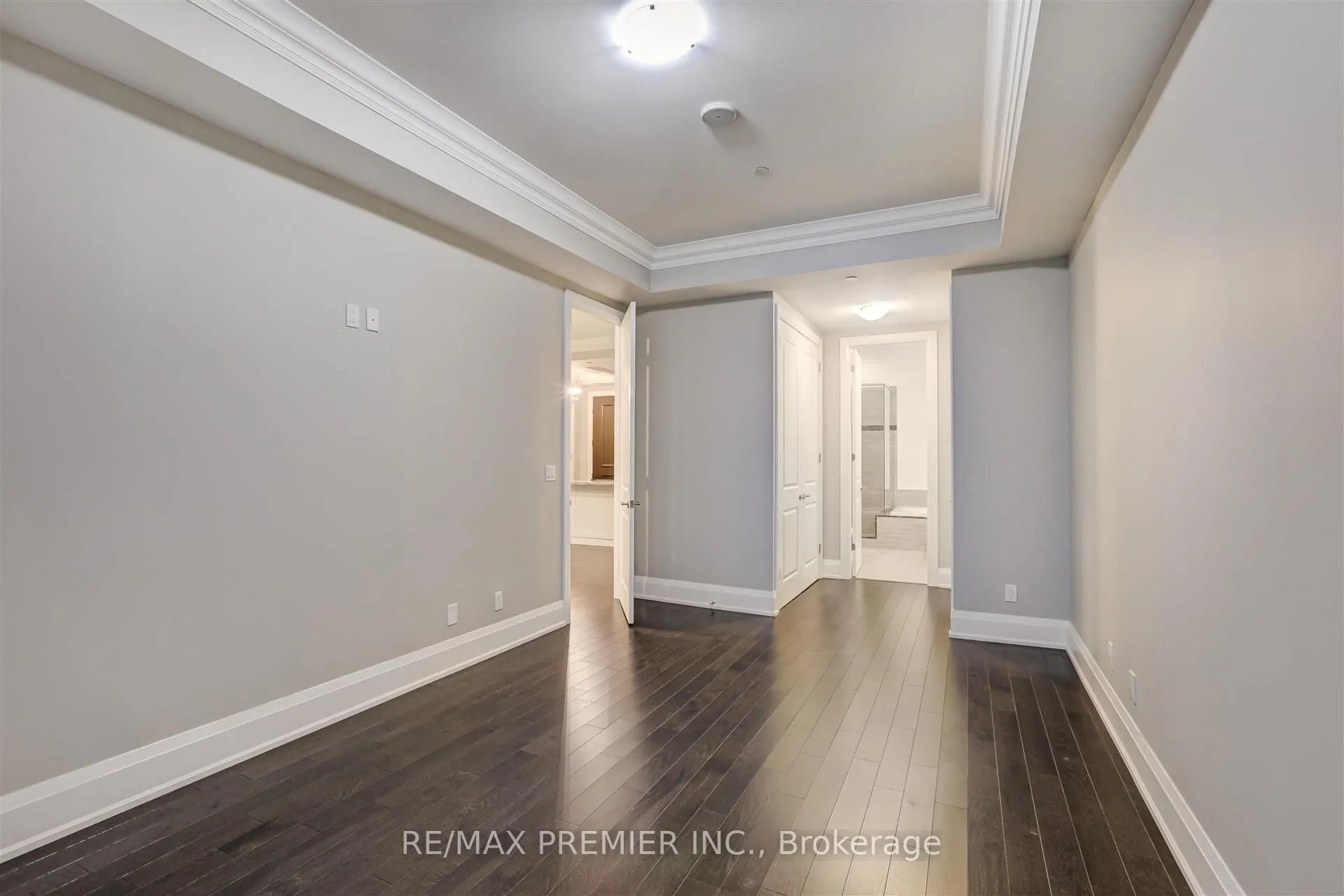 9909 Pine Valley Drive, #111