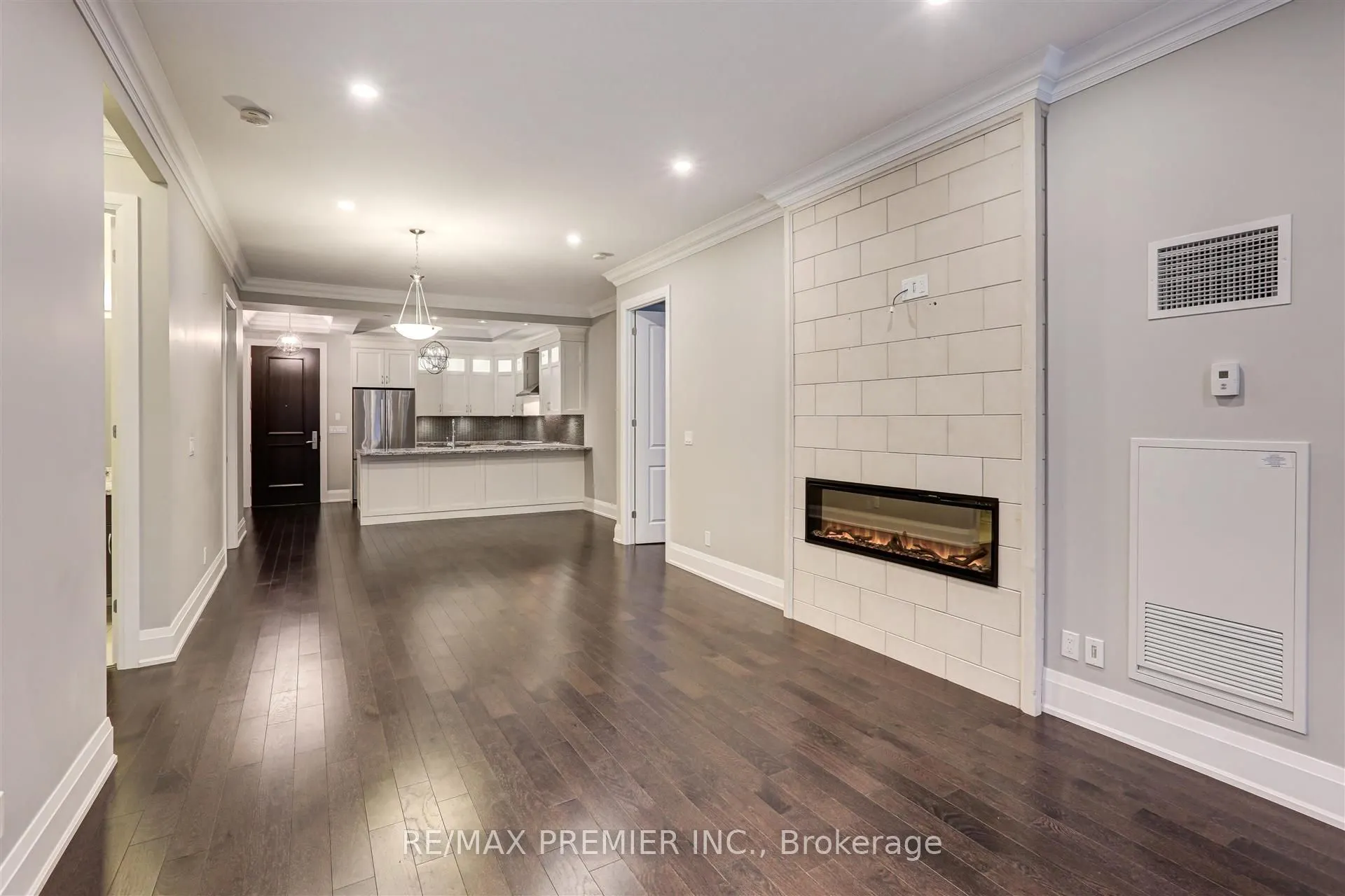9909 Pine Valley Drive, #111