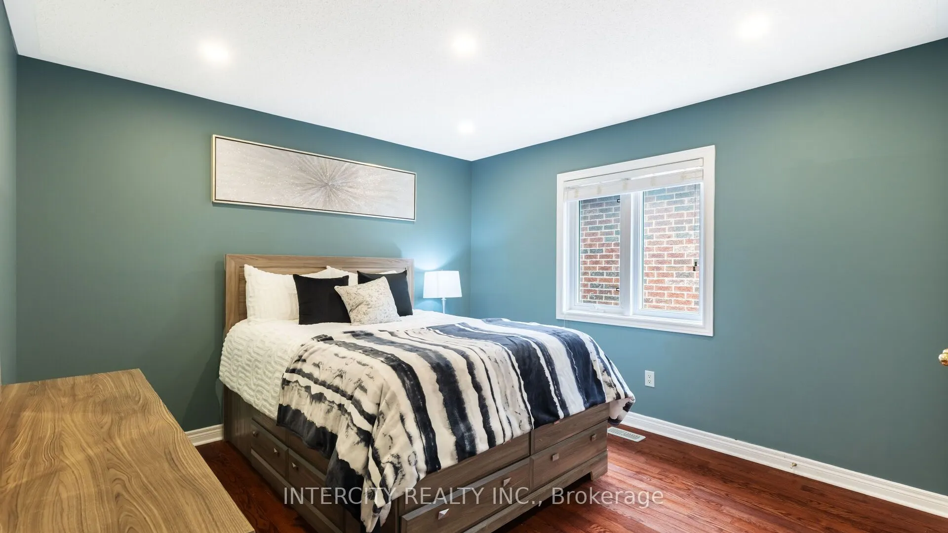 16 Venice Gate Drive