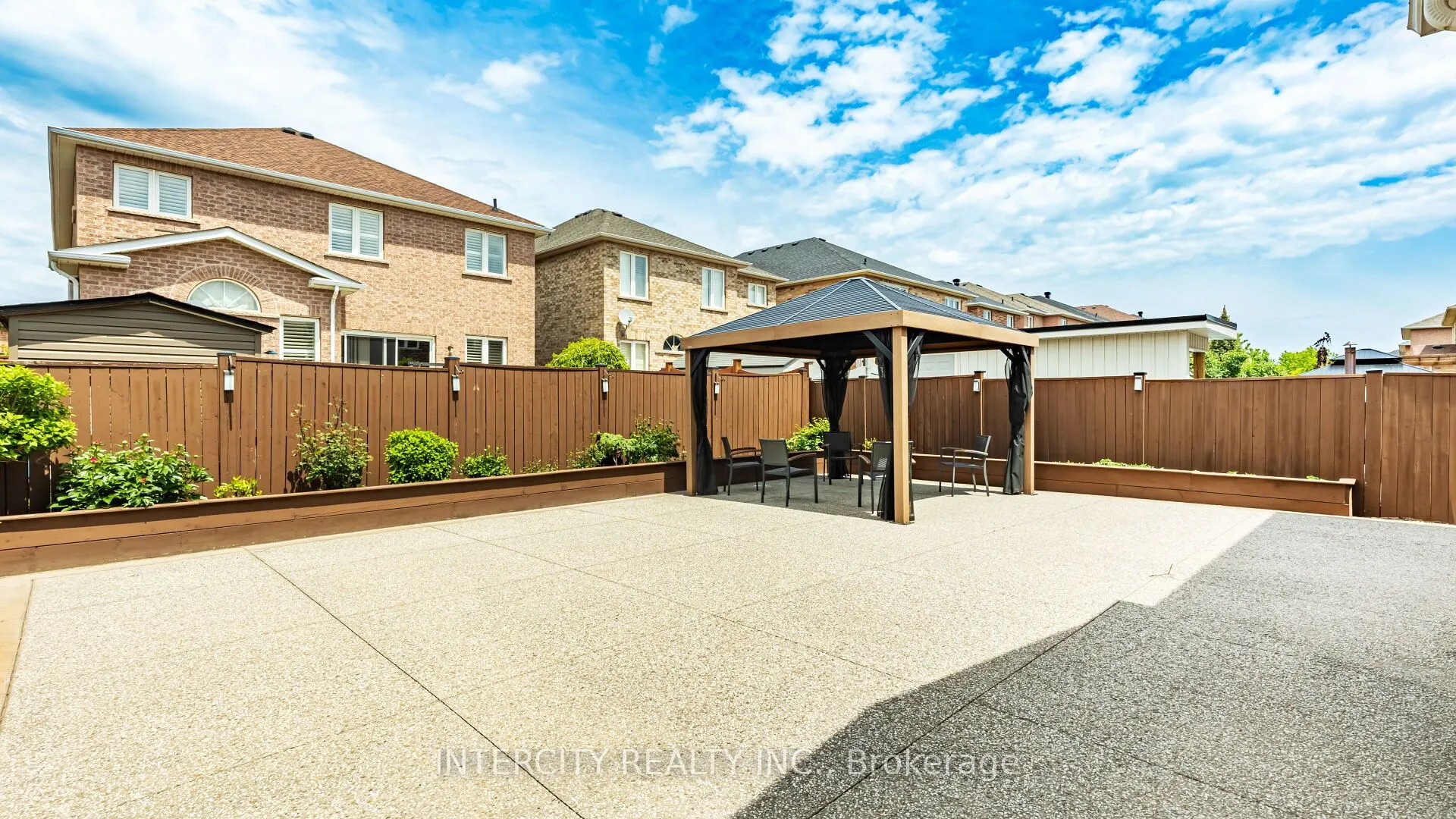 16 Venice Gate Drive
