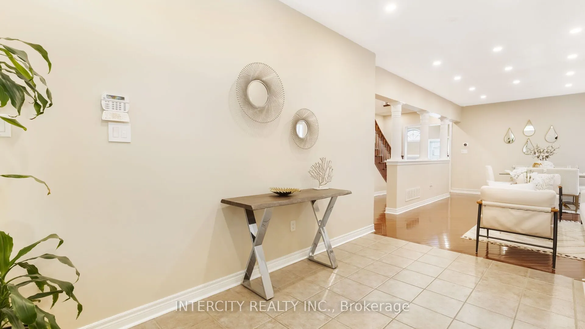 16 Venice Gate Drive