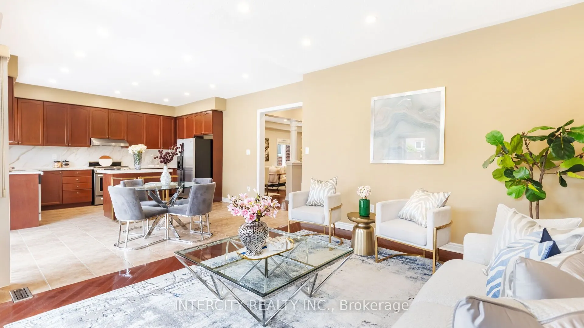 16 Venice Gate Drive