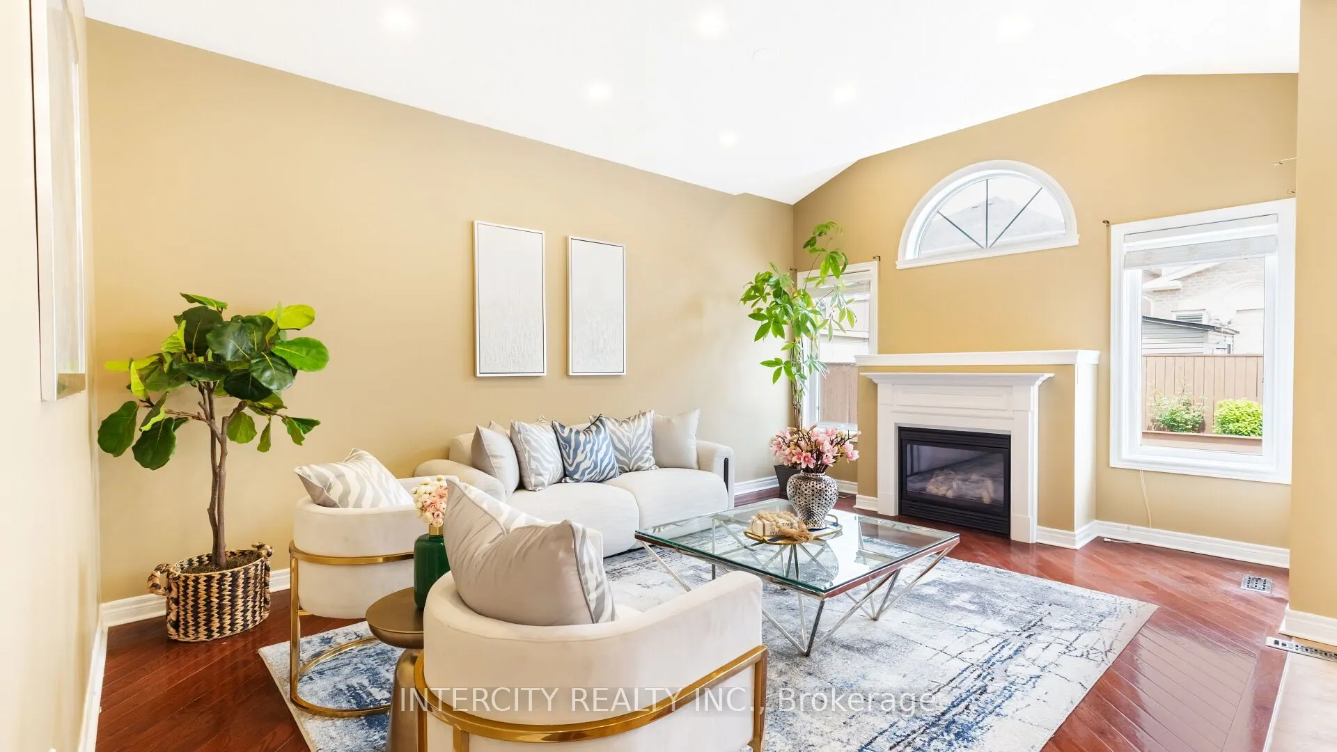 16 Venice Gate Drive