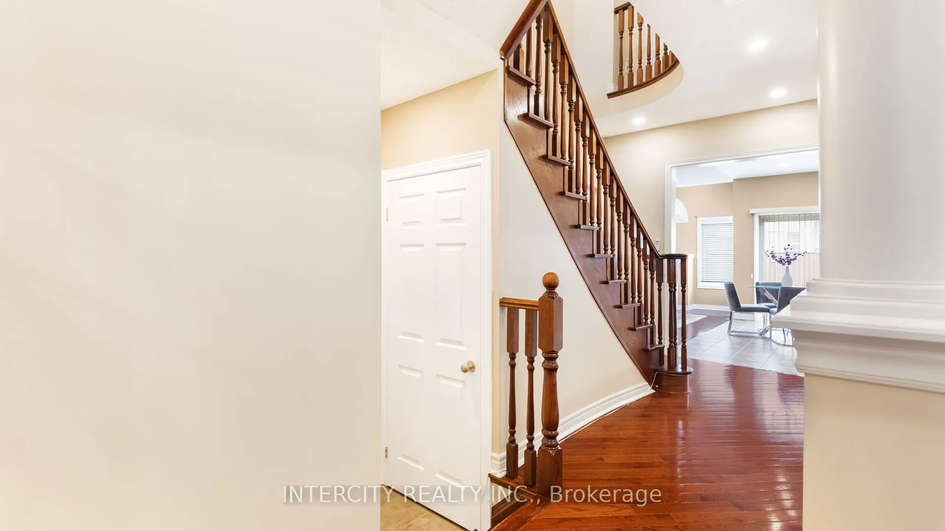 16 Venice Gate Drive