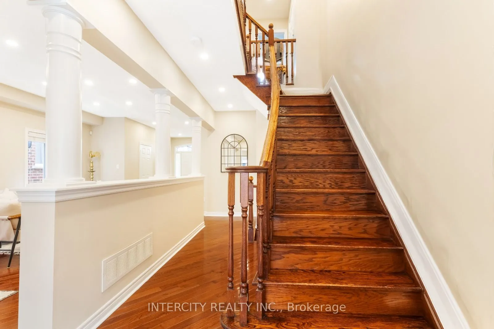 16 Venice Gate Drive