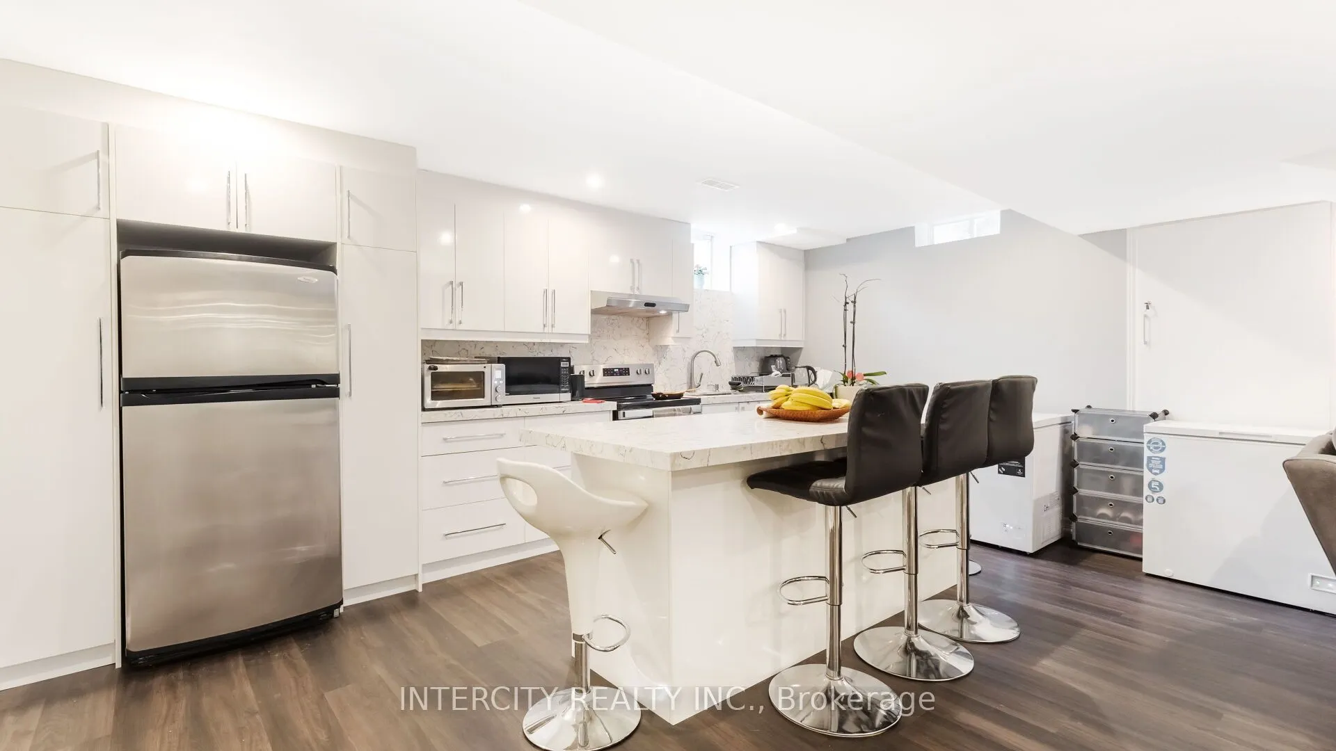 16 Venice Gate Drive