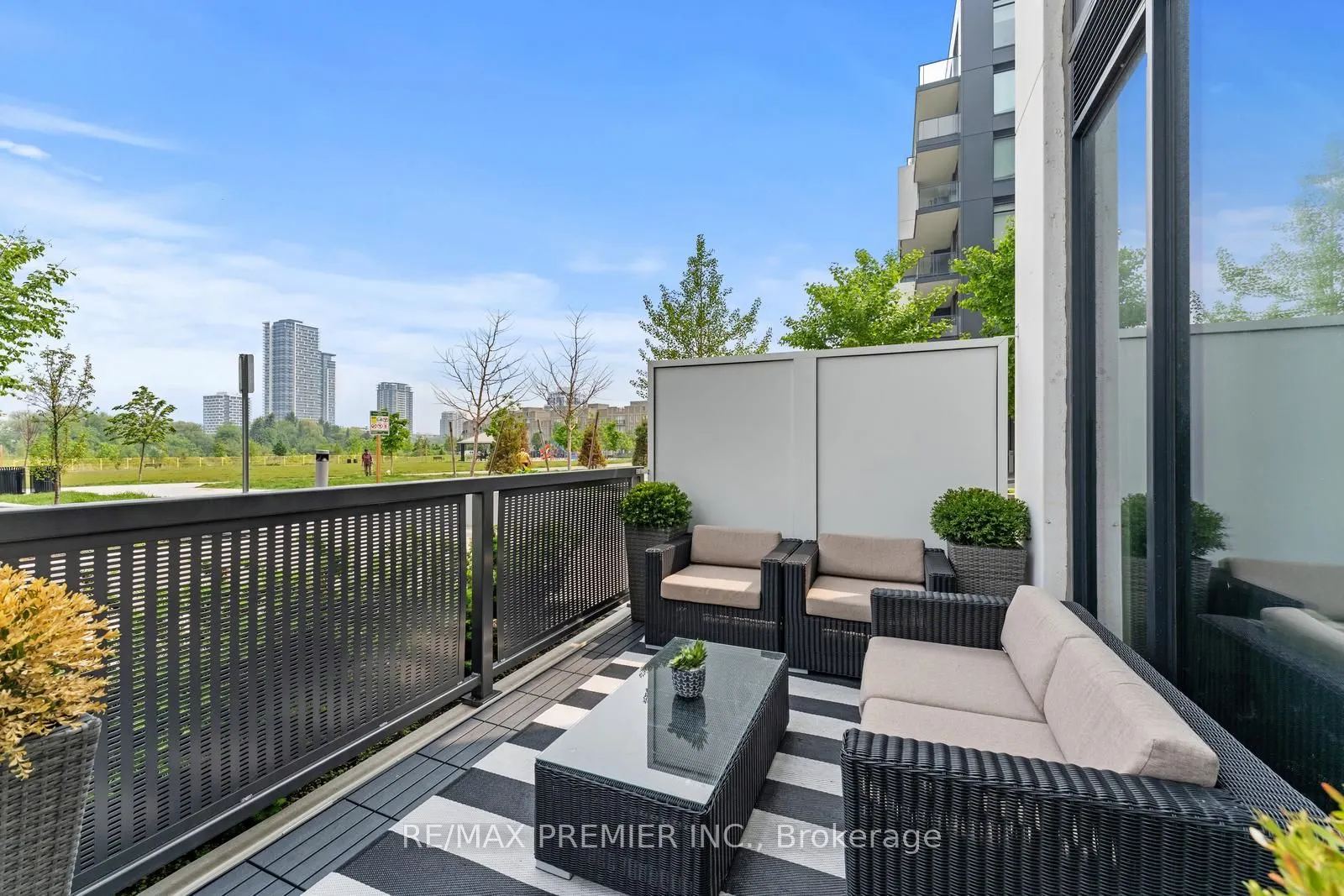 10 Rouge Valley Drive W, #111