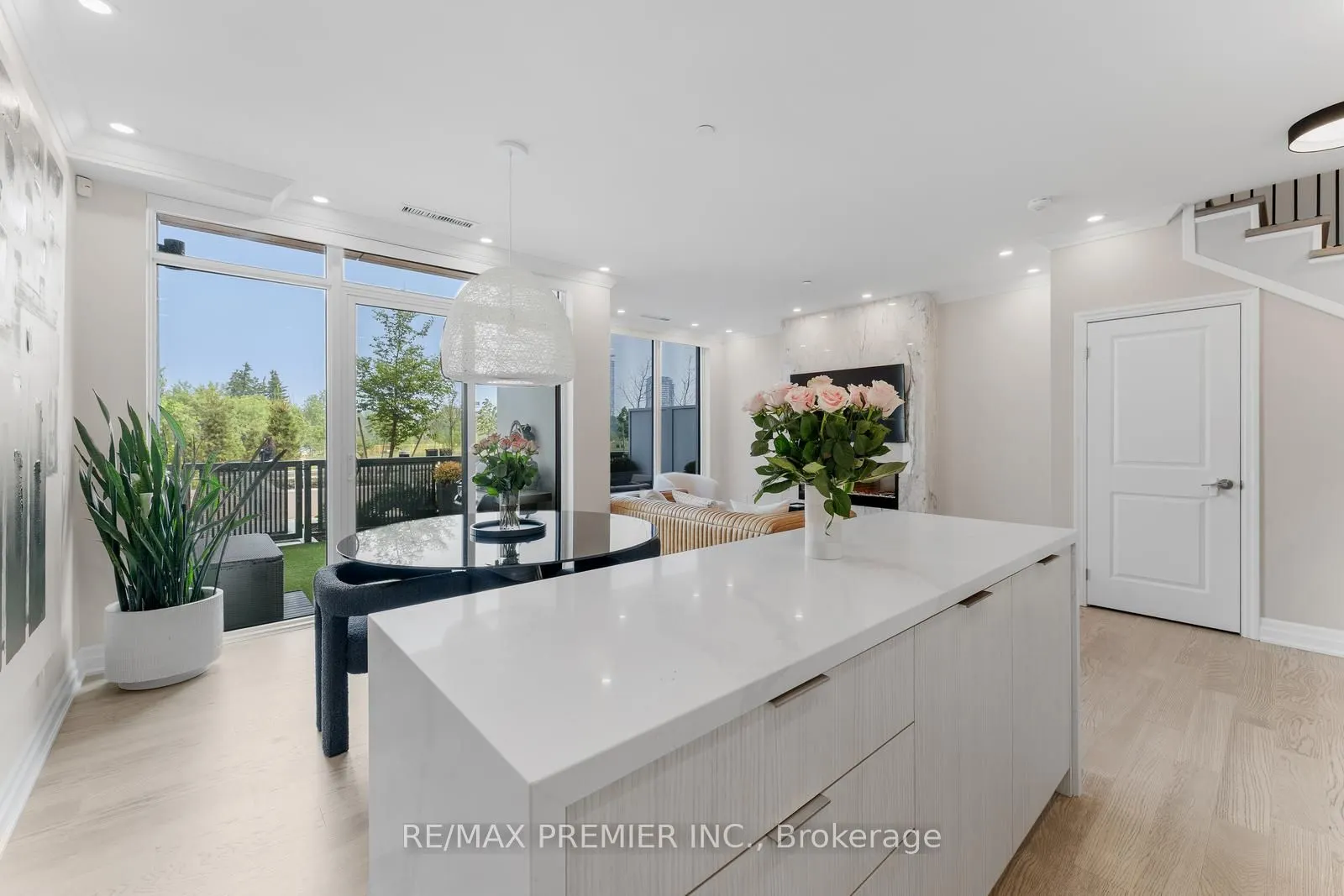 10 Rouge Valley Drive W, #111