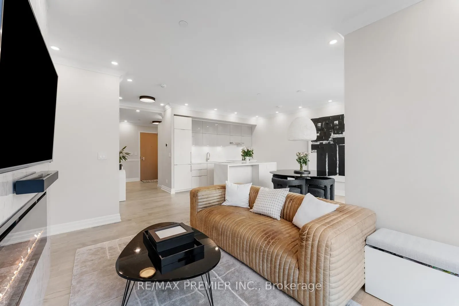 10 Rouge Valley Drive W, #111