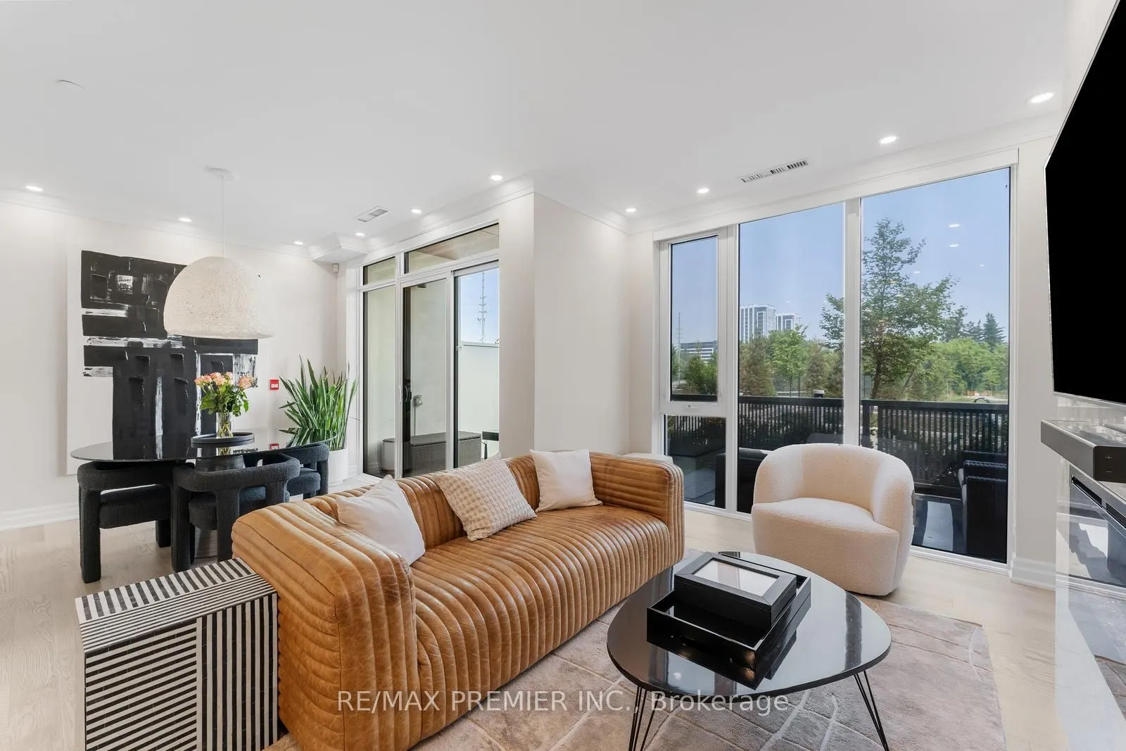 10 Rouge Valley Drive W, #111