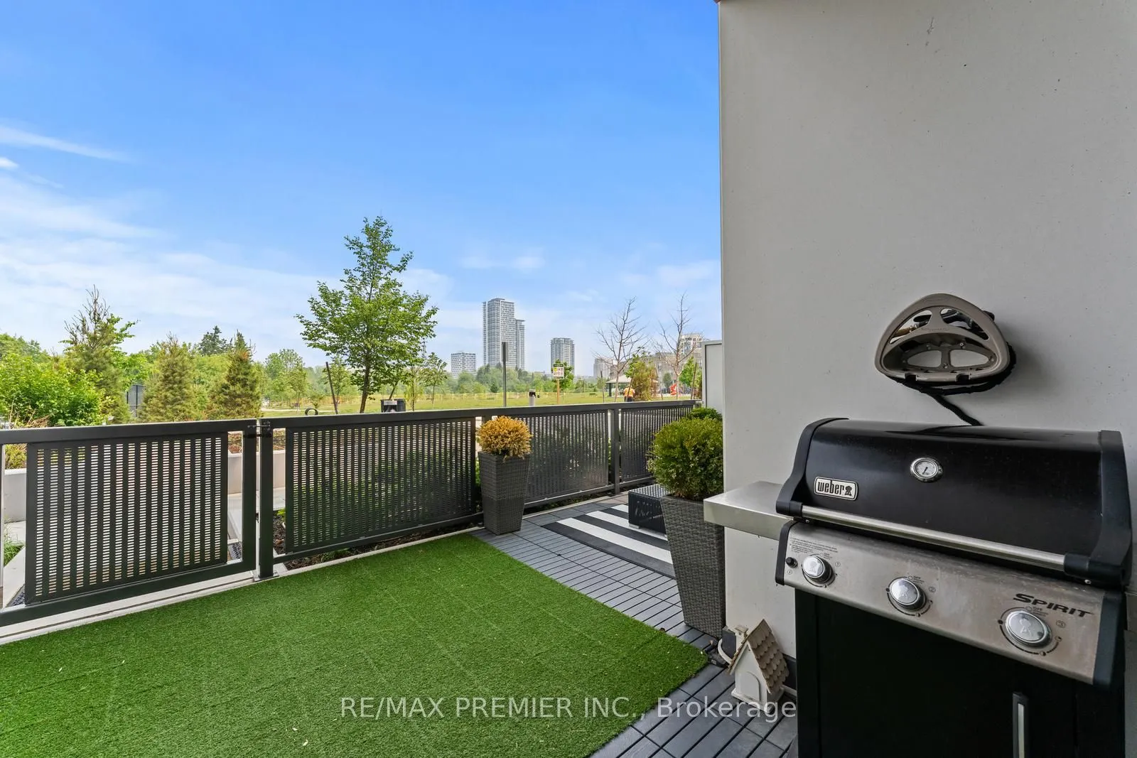 10 Rouge Valley Drive W, #111