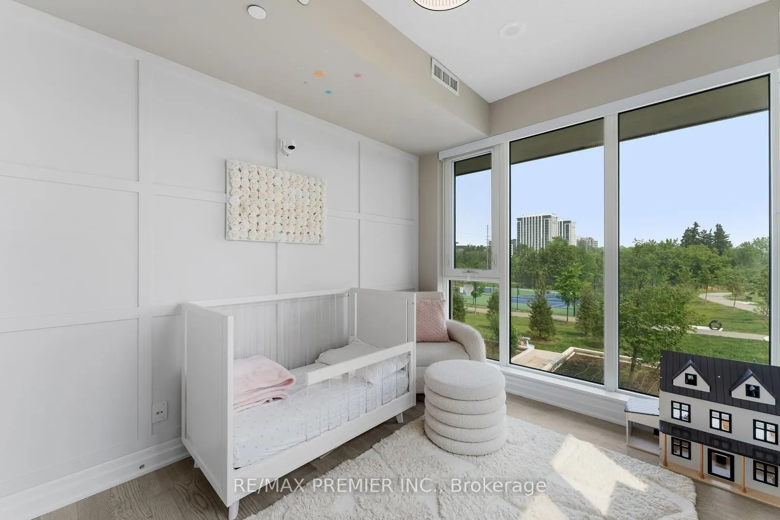 10 Rouge Valley Drive W, #111