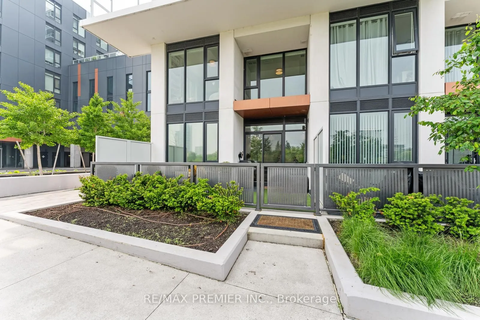 10 Rouge Valley Drive W, #111