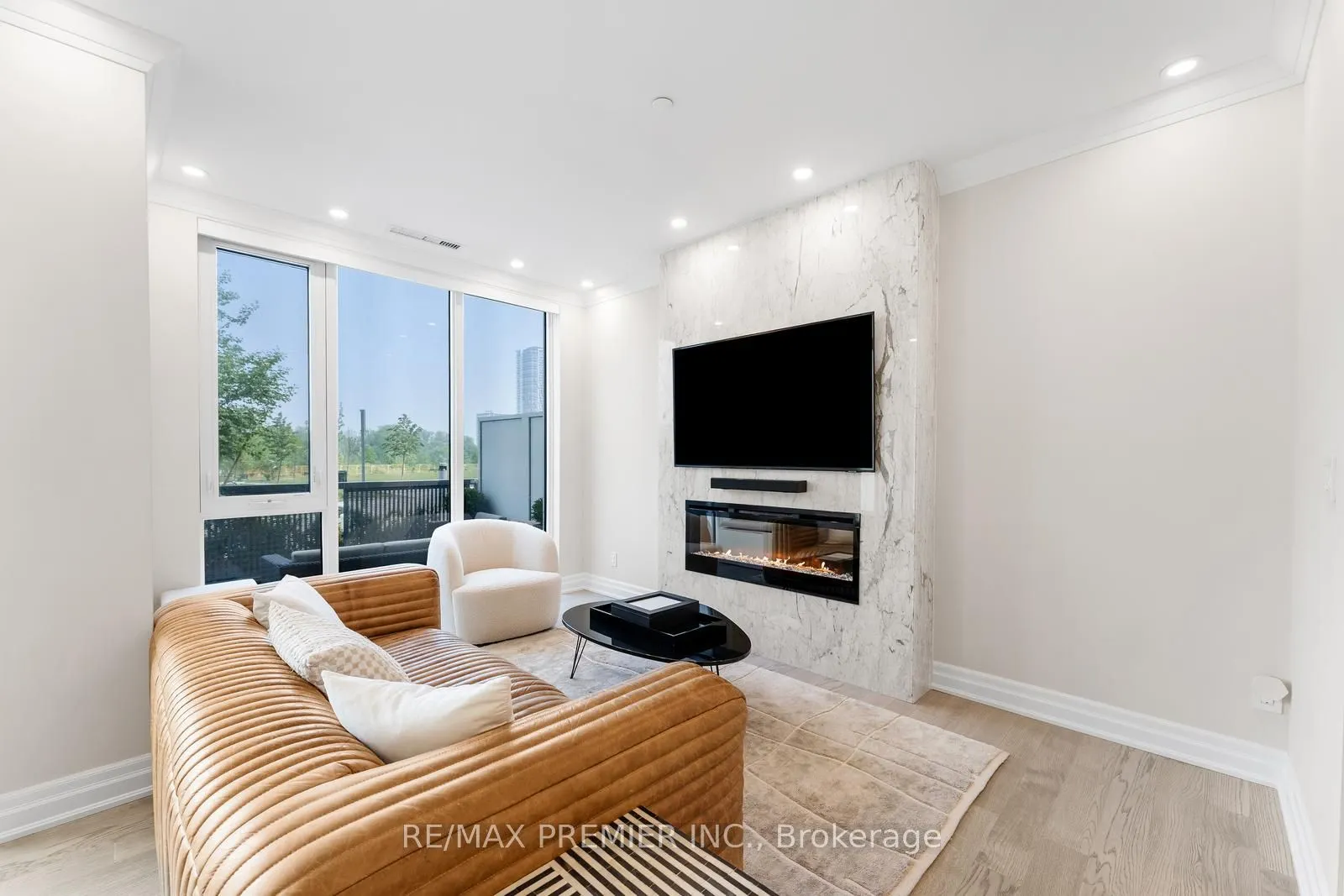 10 Rouge Valley Drive W, #111