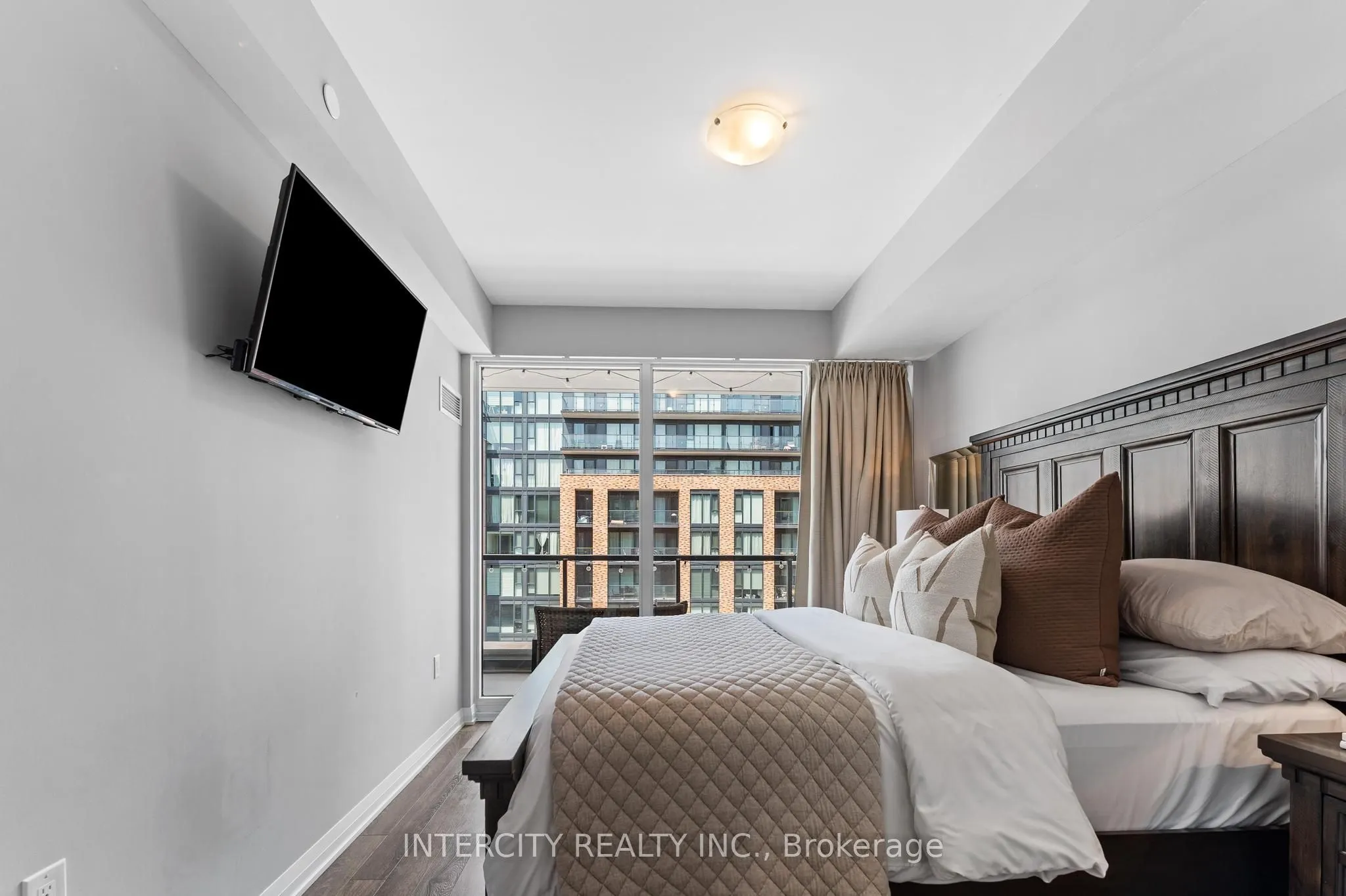 99 Eagle Rock Way, #627