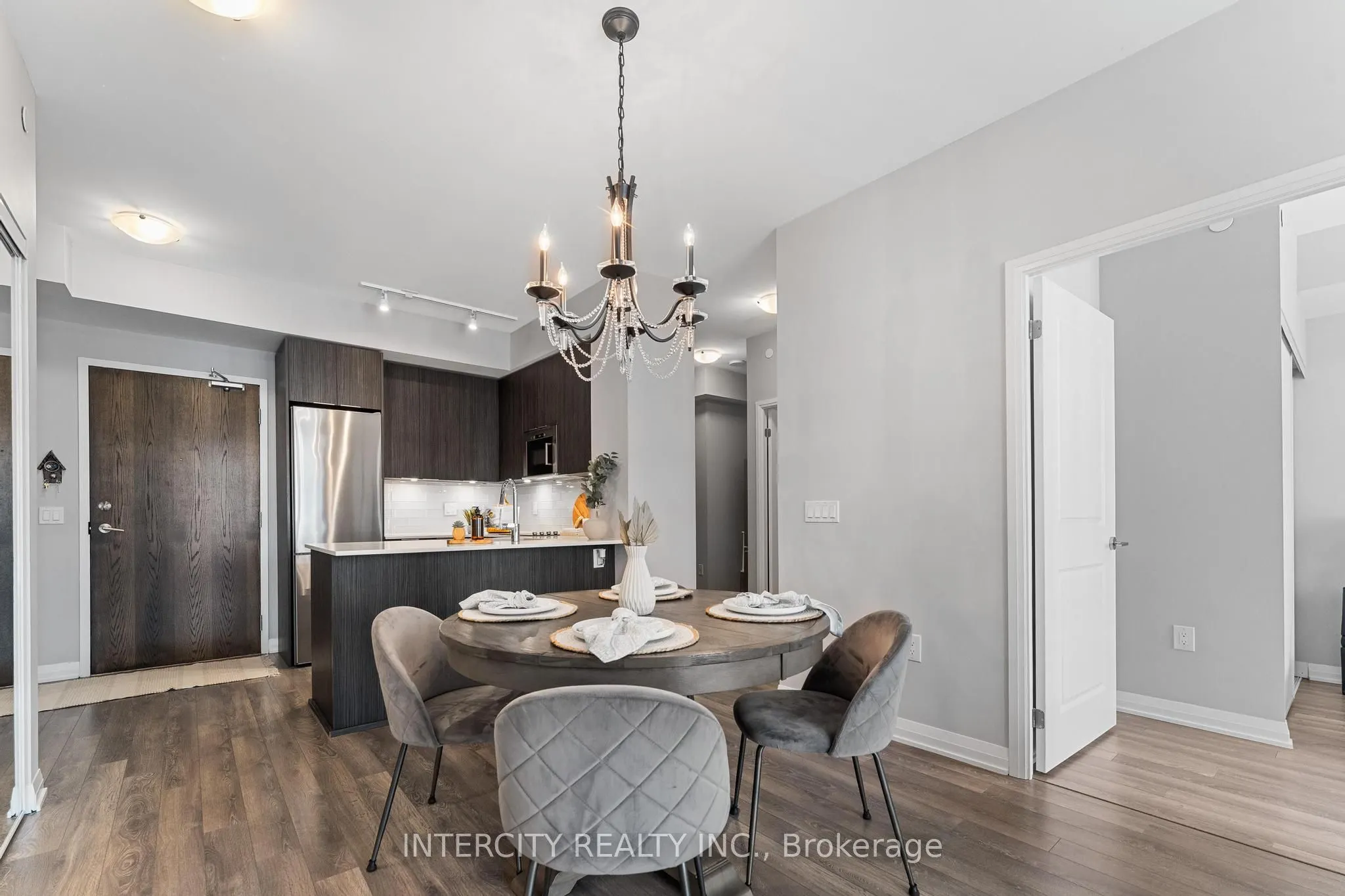 99 Eagle Rock Way, #627