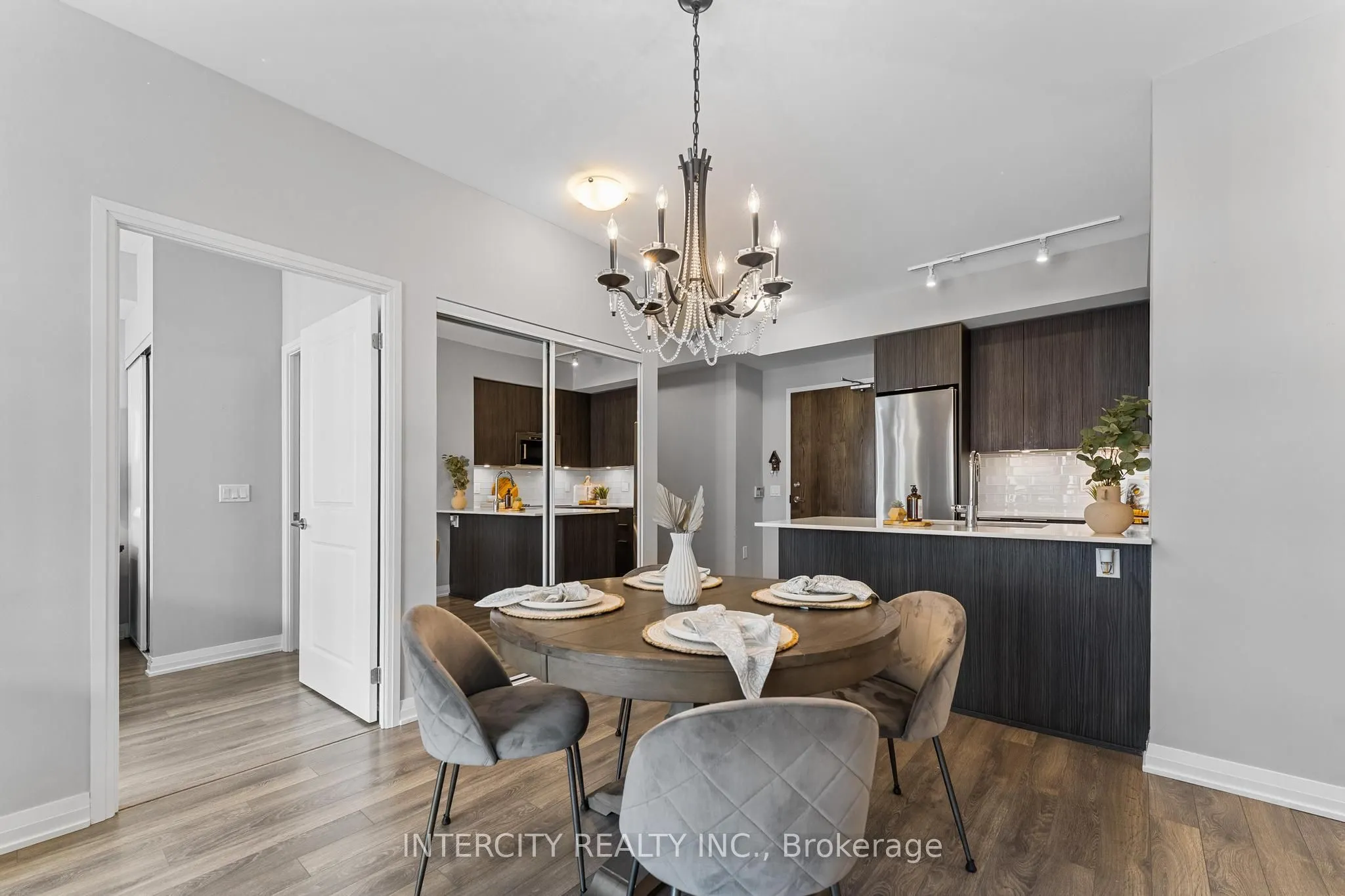 99 Eagle Rock Way, #627