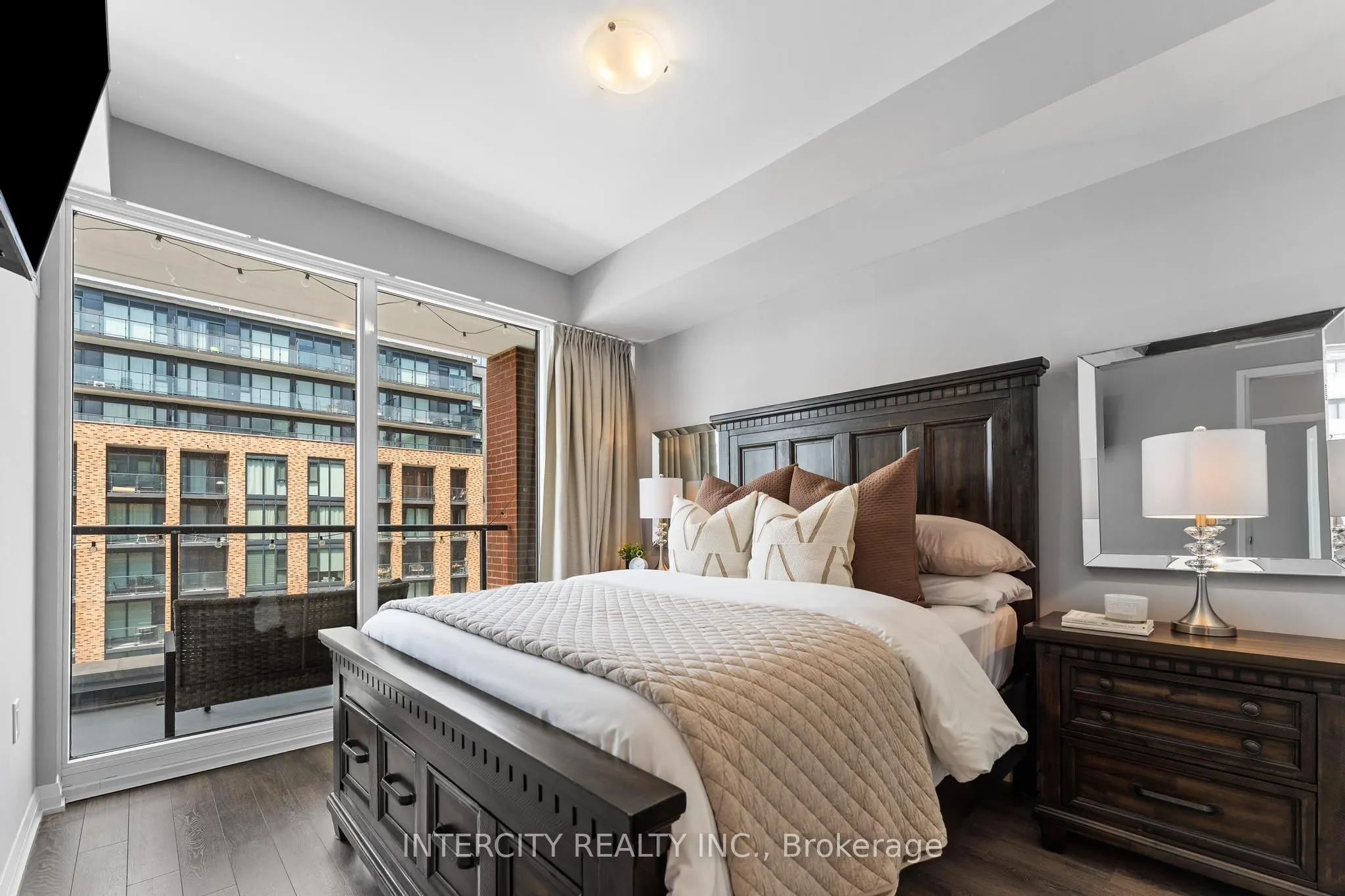 99 Eagle Rock Way, #627