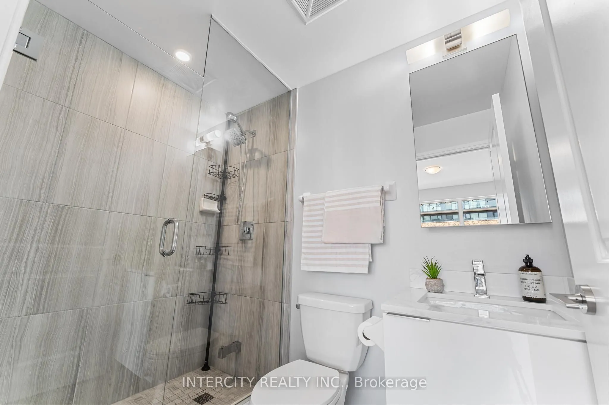 99 Eagle Rock Way, #627