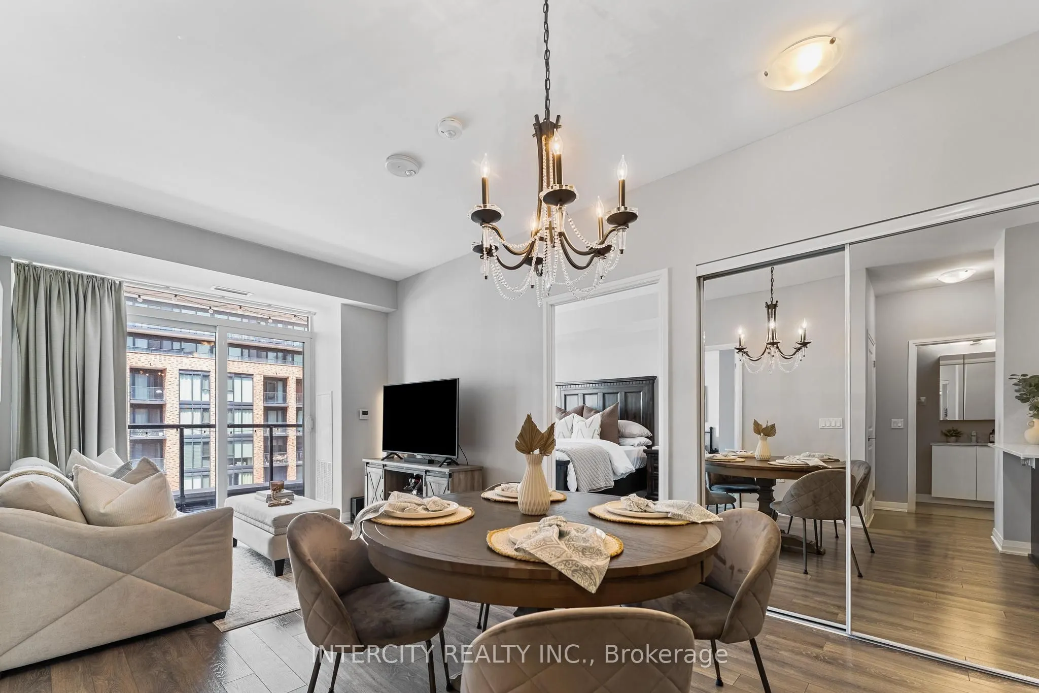 99 Eagle Rock Way, #627