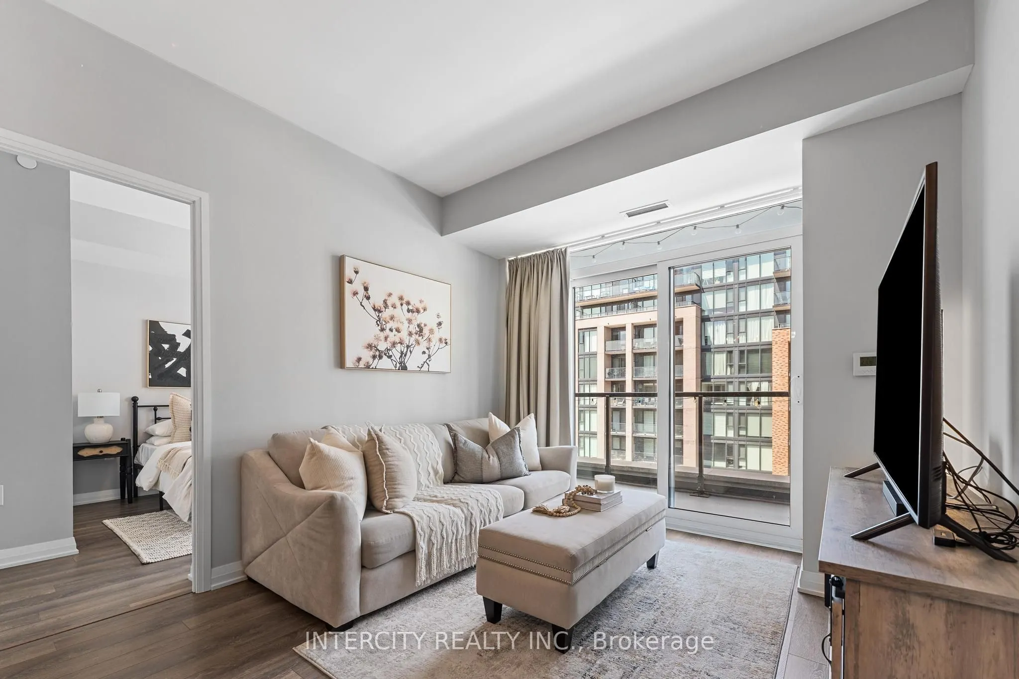 99 Eagle Rock Way, #627
