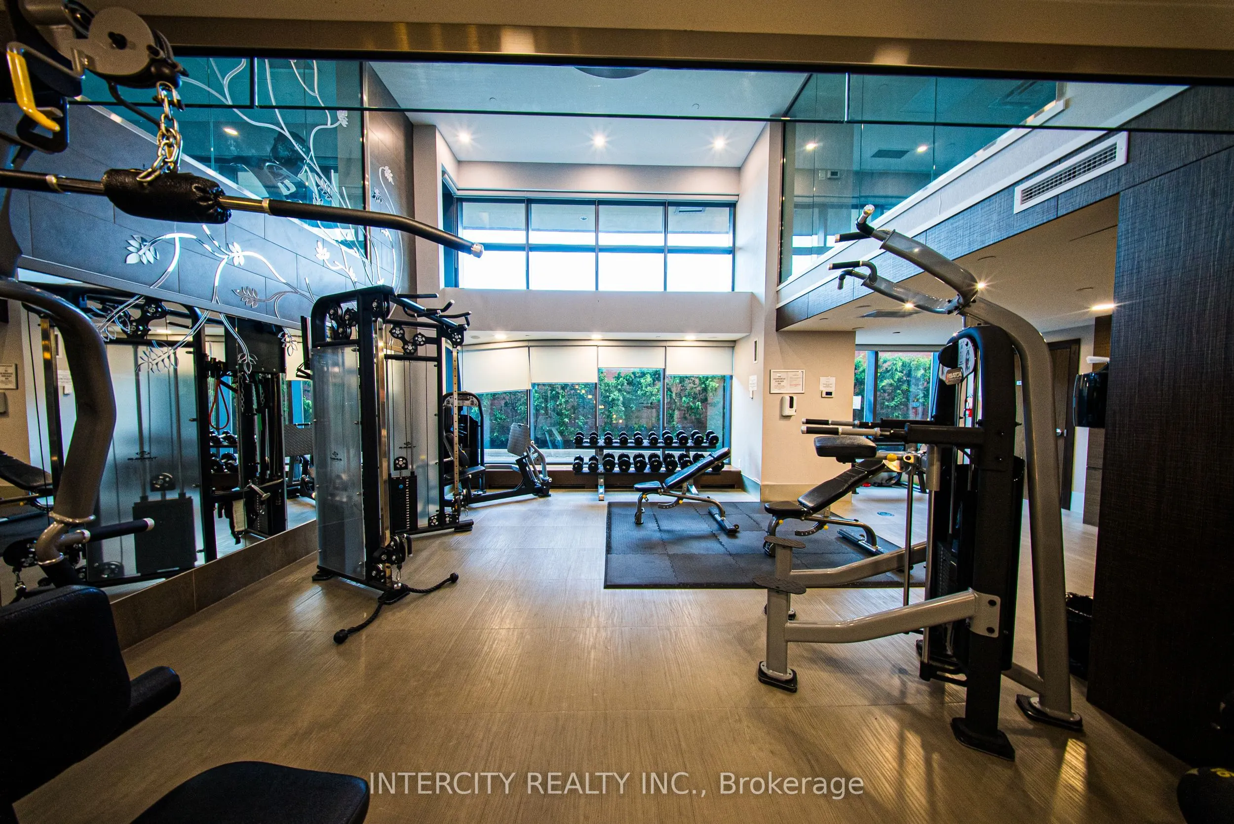 7608 Yonge Street, #PH15