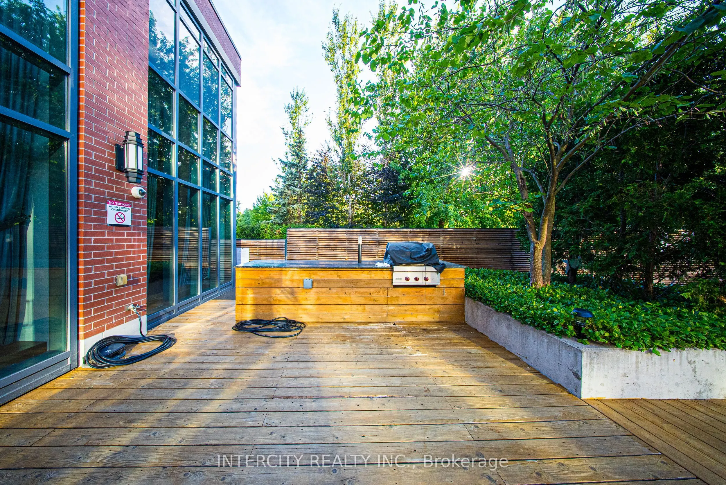 7608 Yonge Street, #PH15