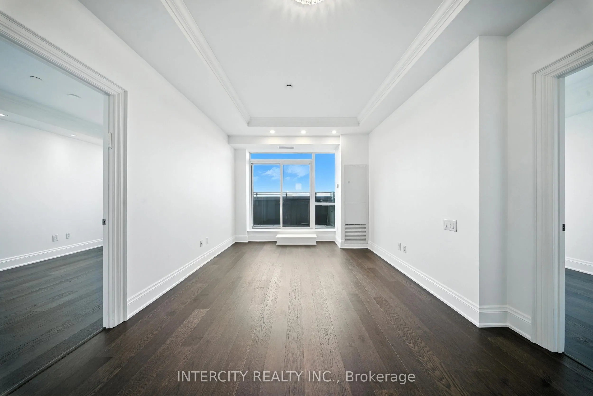 7608 Yonge Street, #PH15
