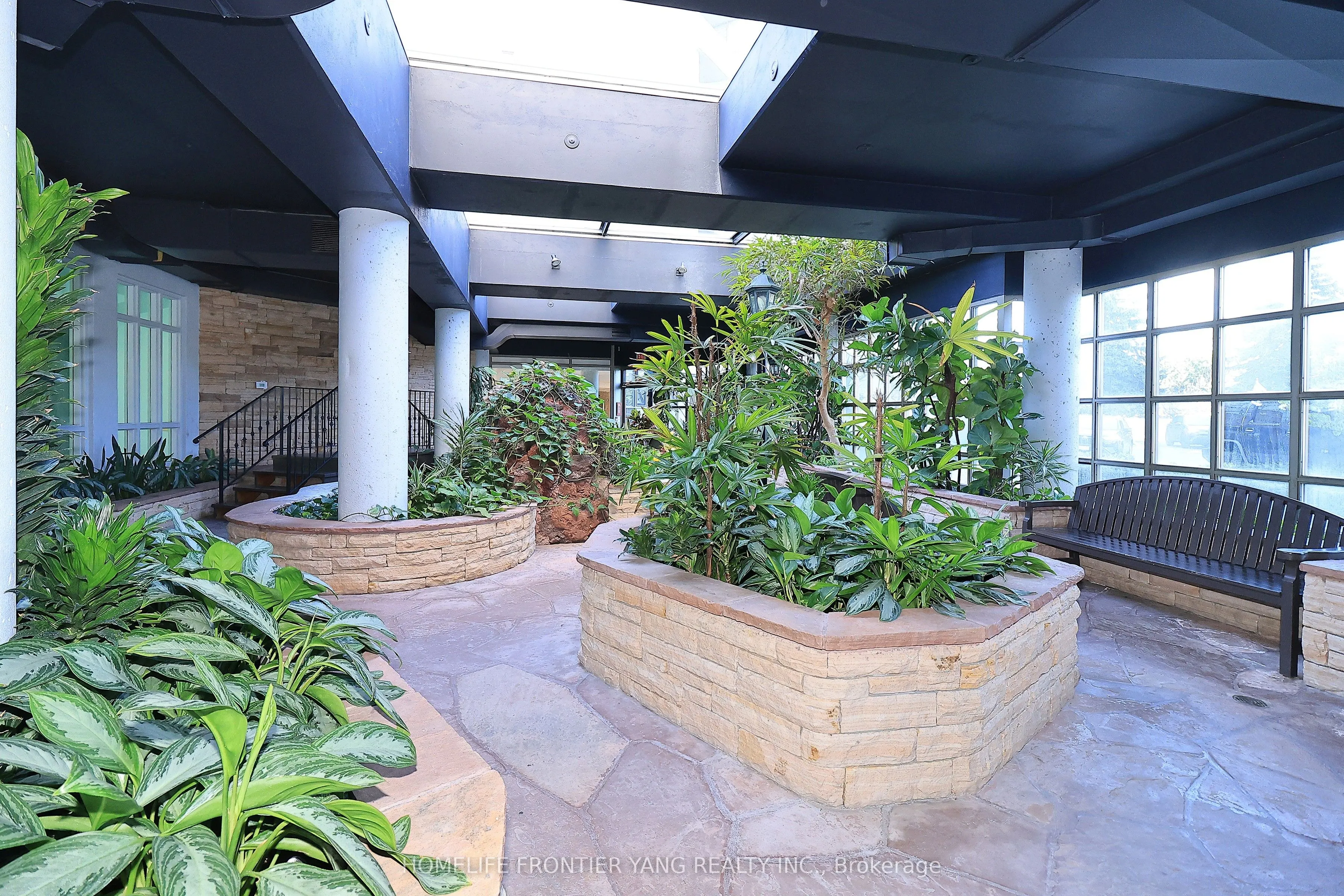 11 Townsgate Drive, #303