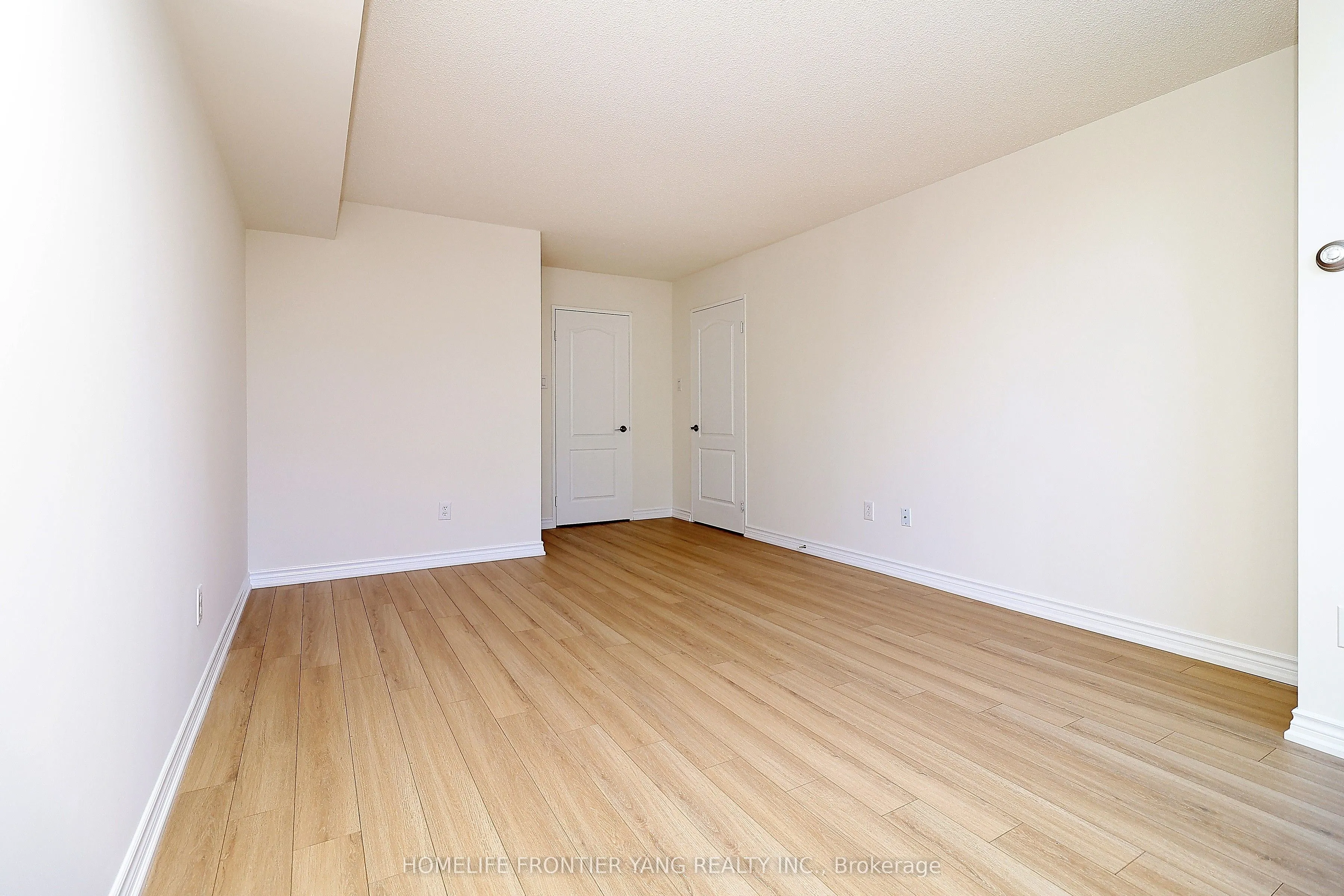 11 Townsgate Drive, #303