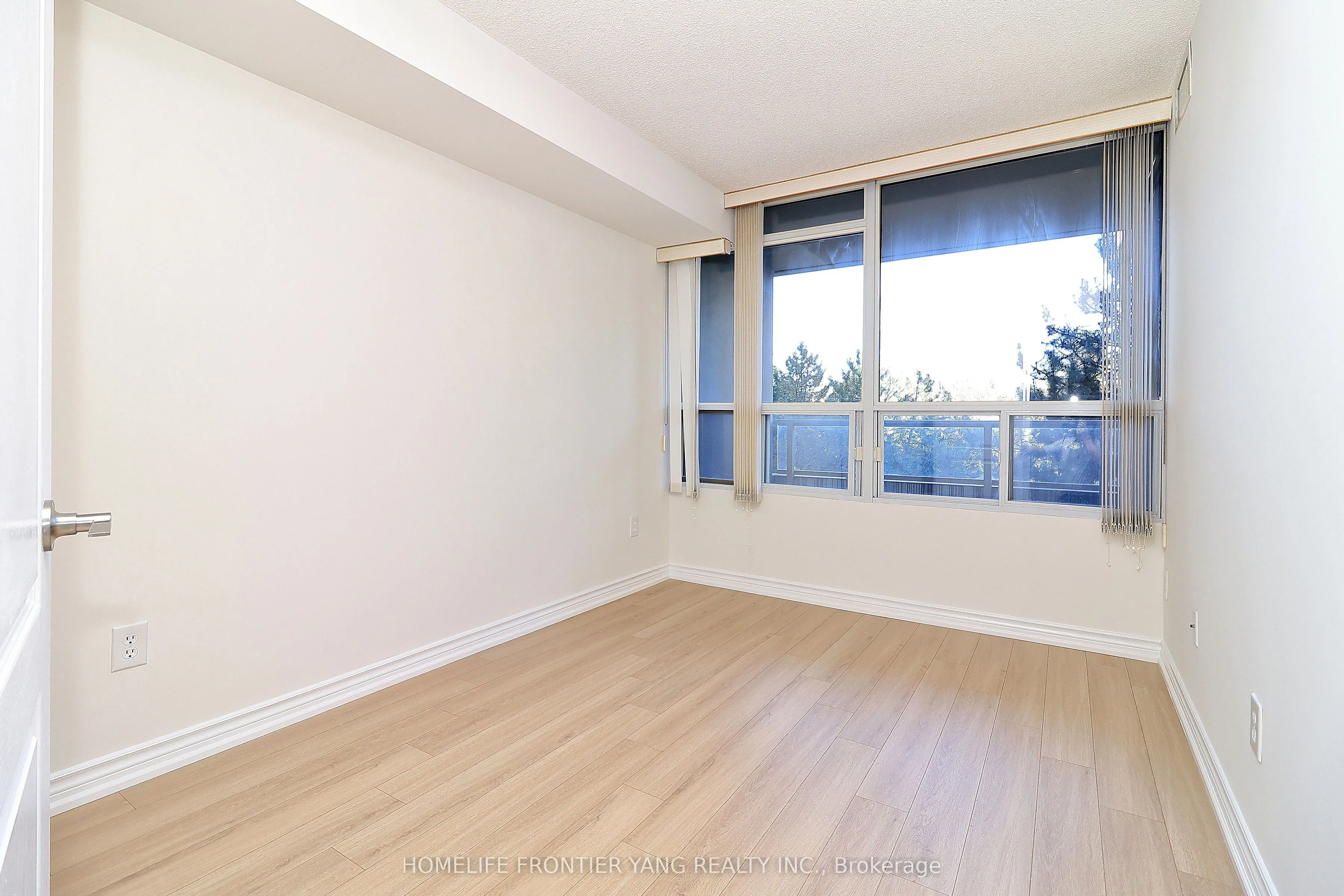 11 Townsgate Drive, #303