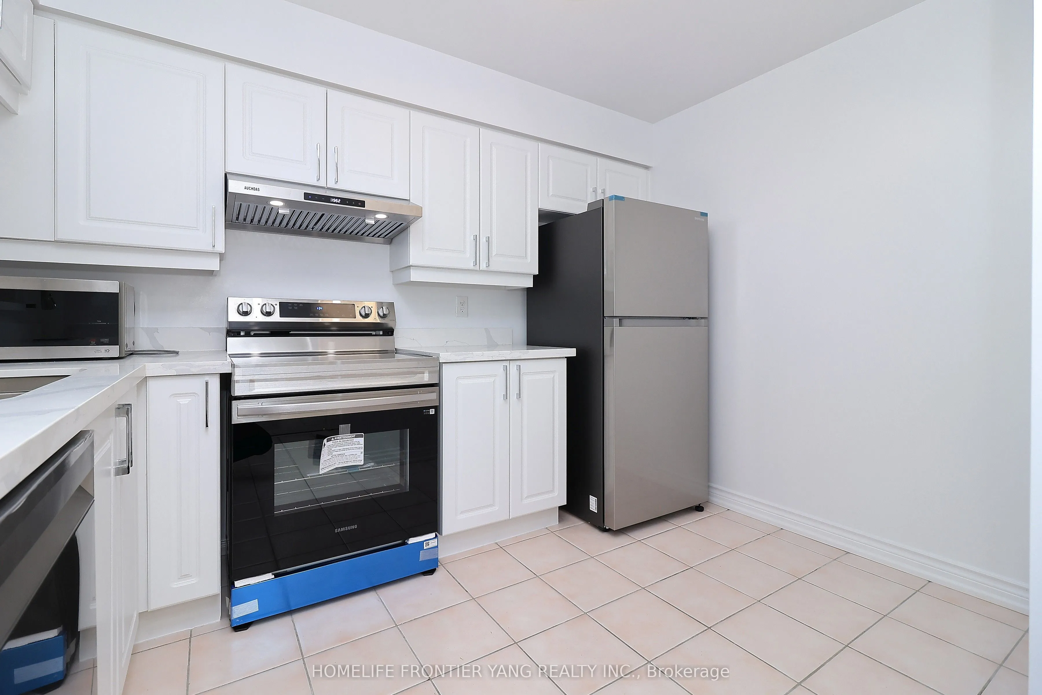 11 Townsgate Drive, #303