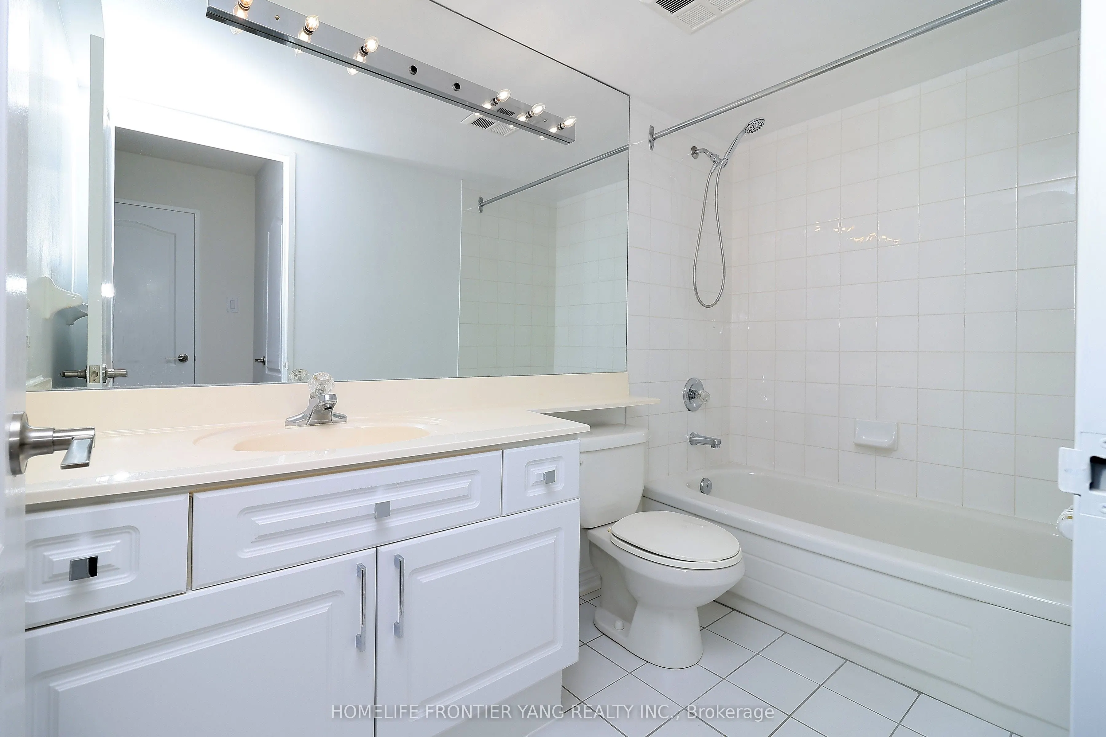 11 Townsgate Drive, #303