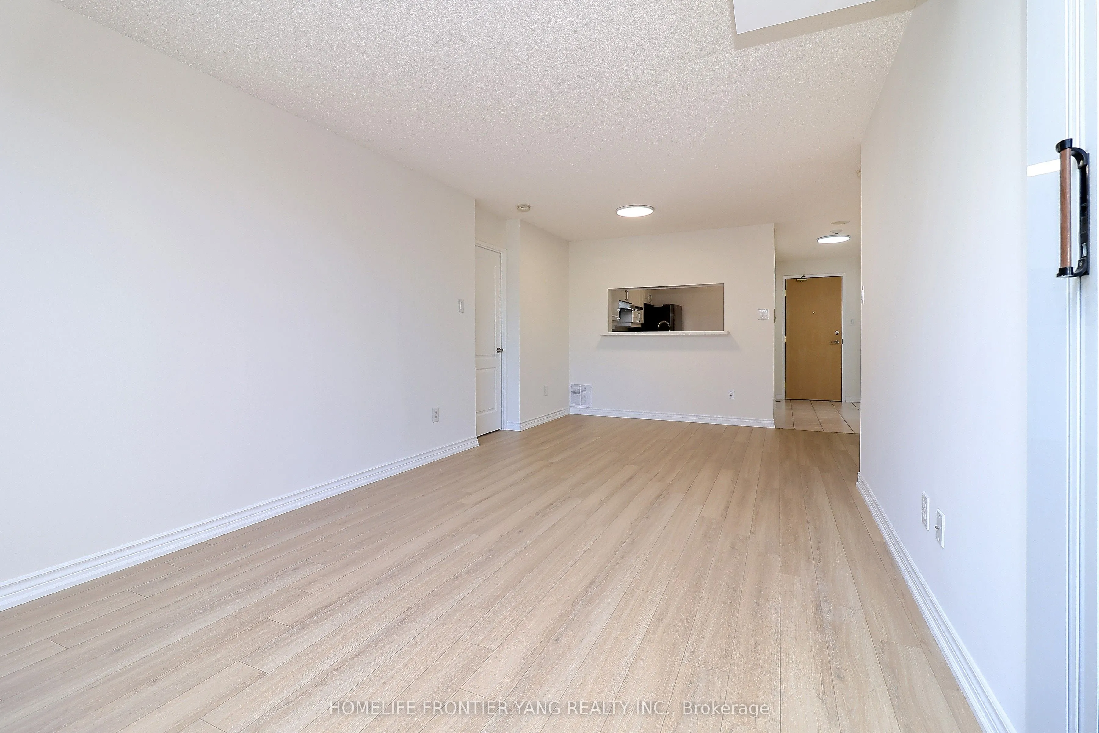 11 Townsgate Drive, #303