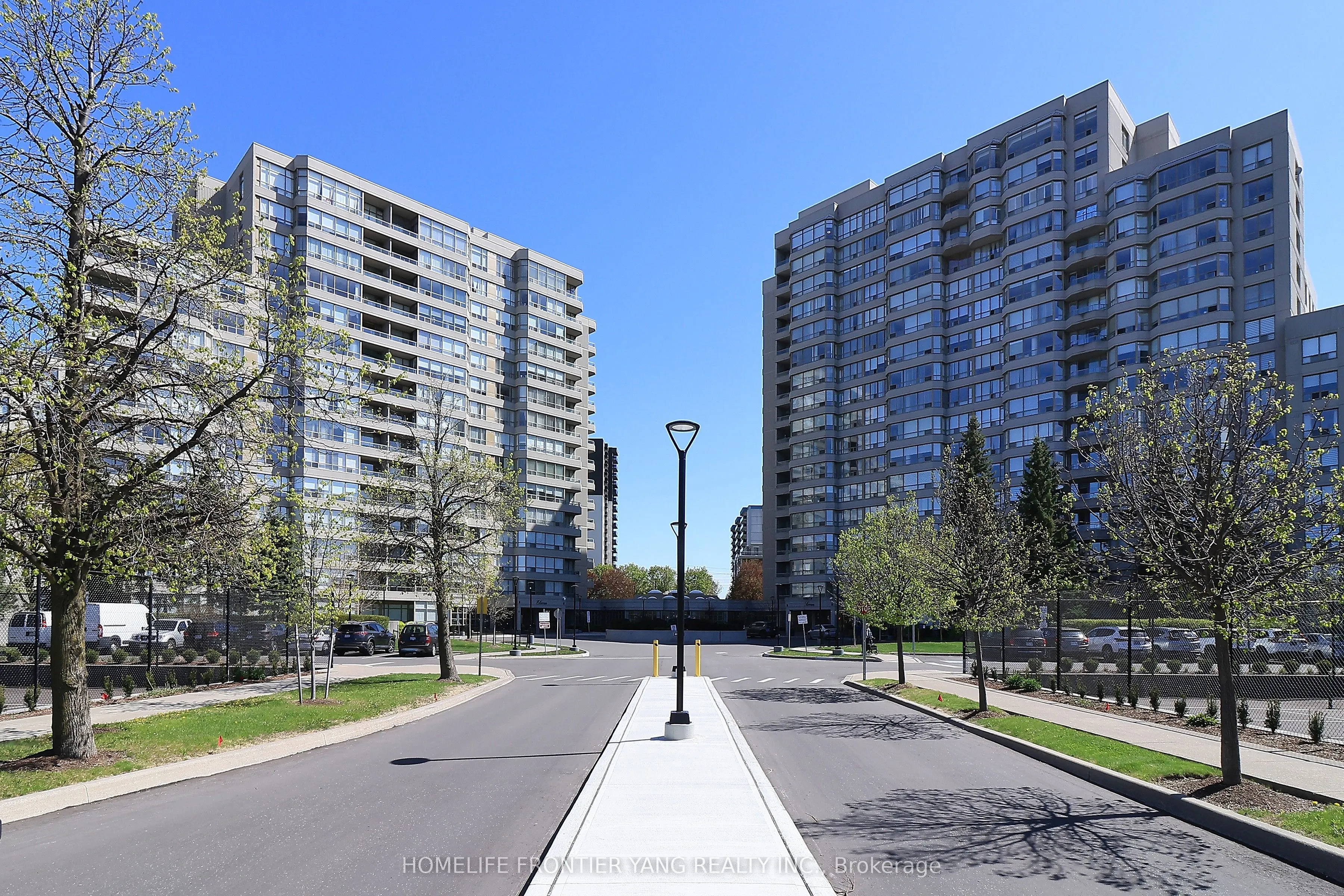11 Townsgate Drive, #303