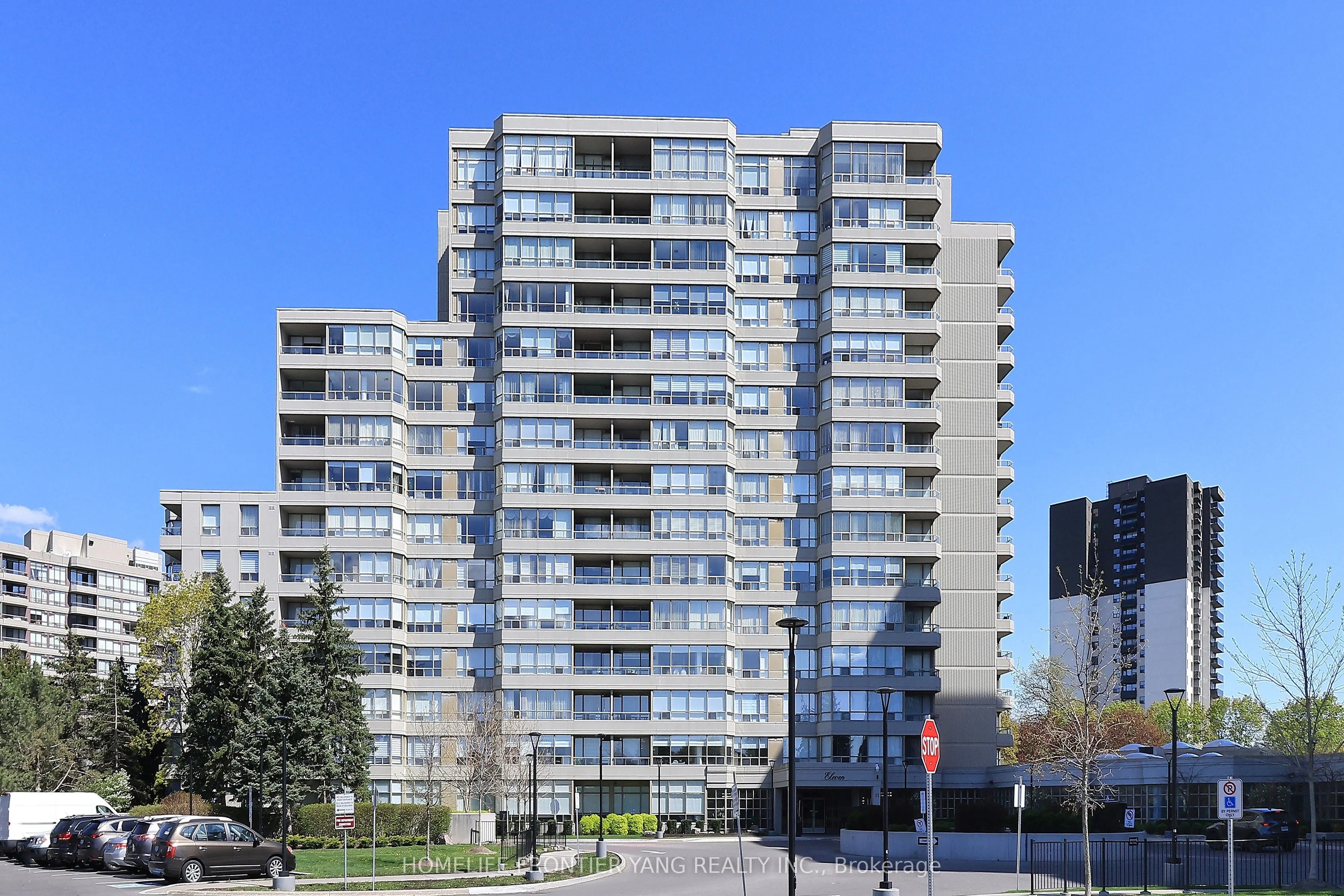 11 Townsgate Drive, #303