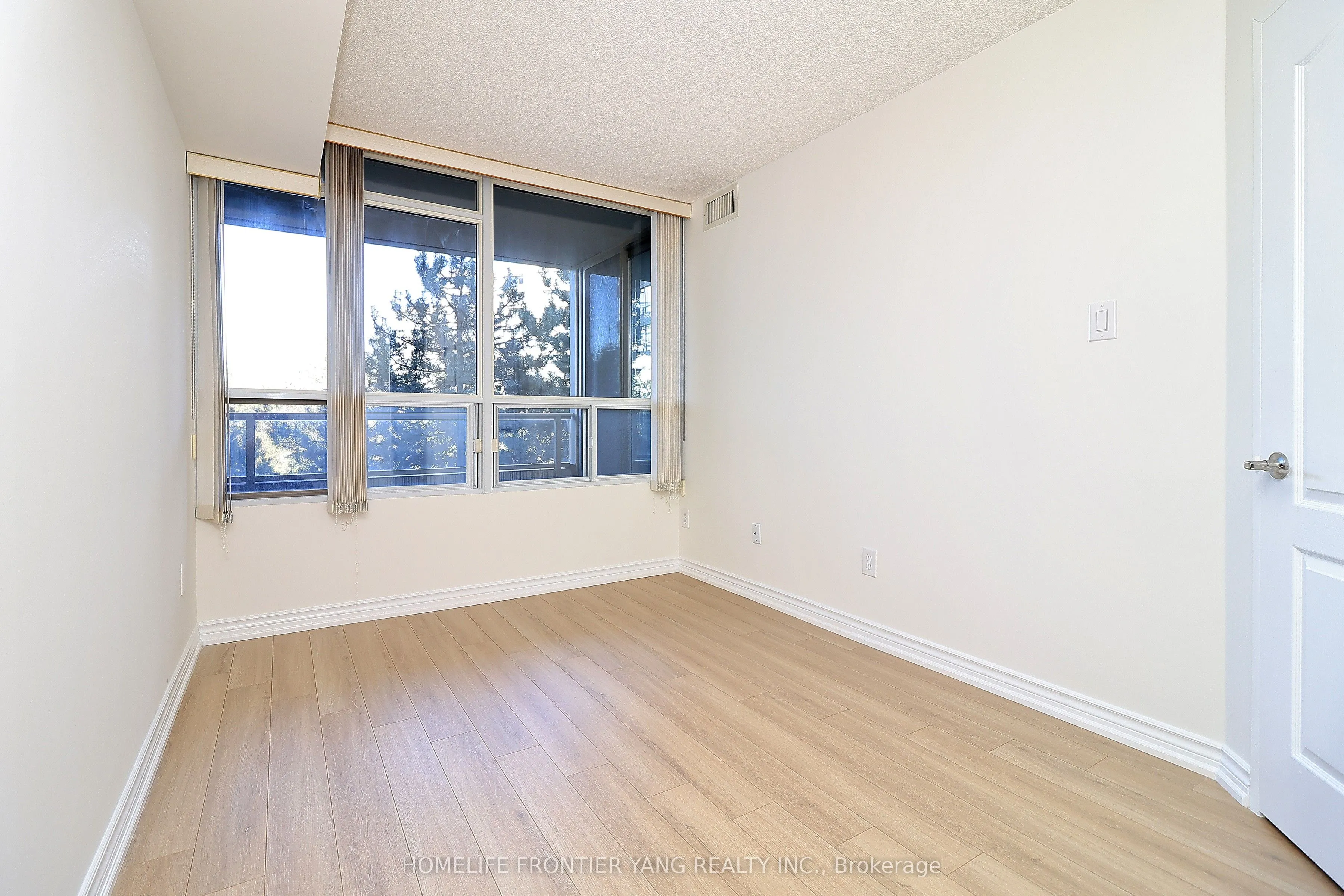 11 Townsgate Drive, #303