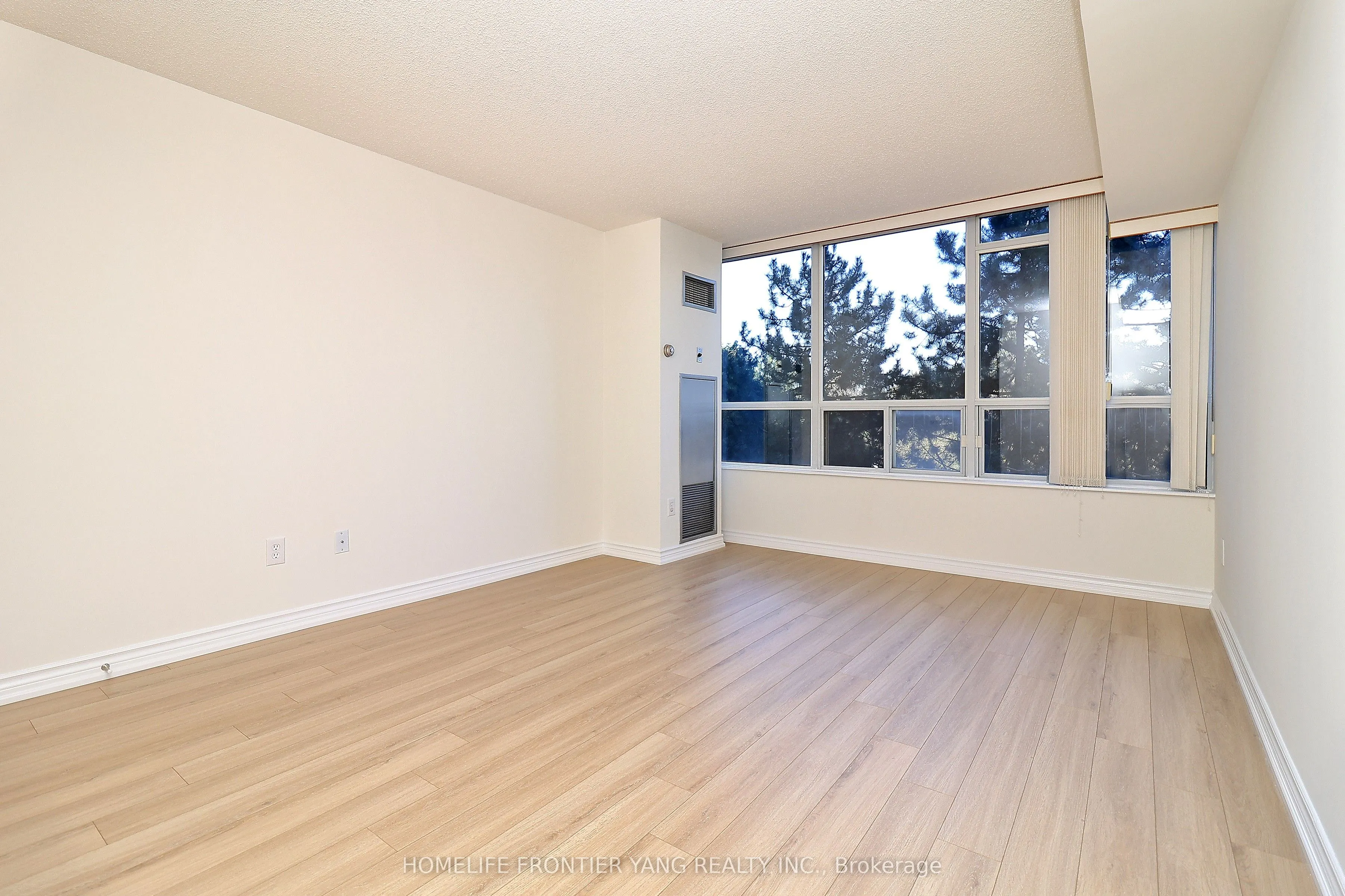 11 Townsgate Drive, #303