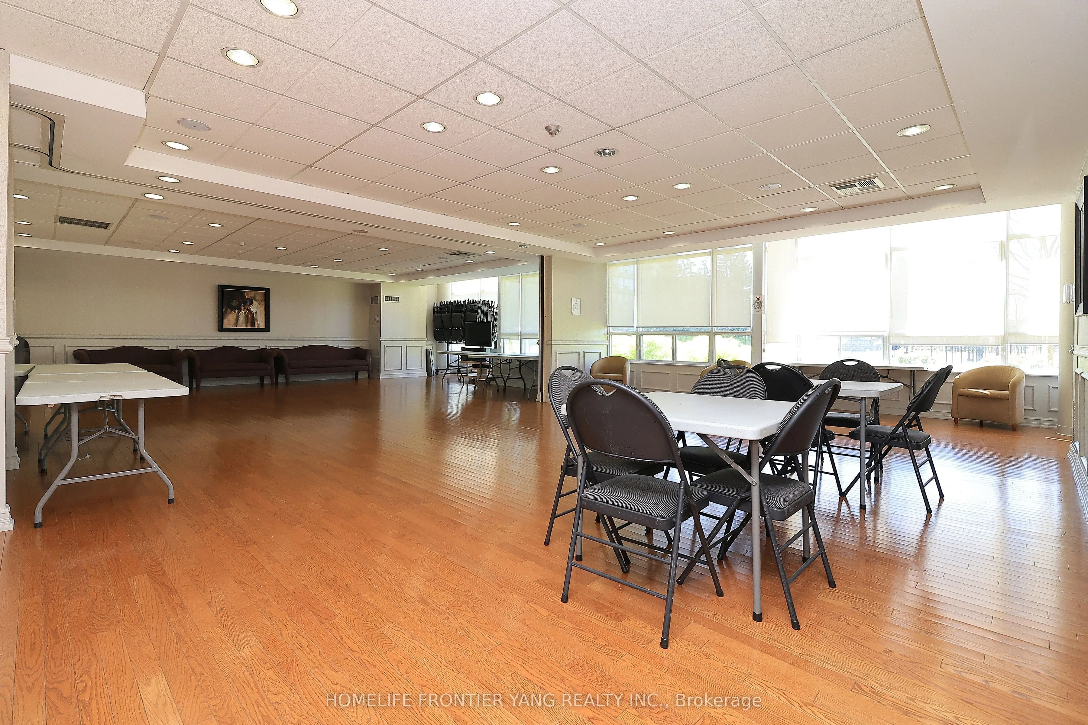 11 Townsgate Drive, #303
