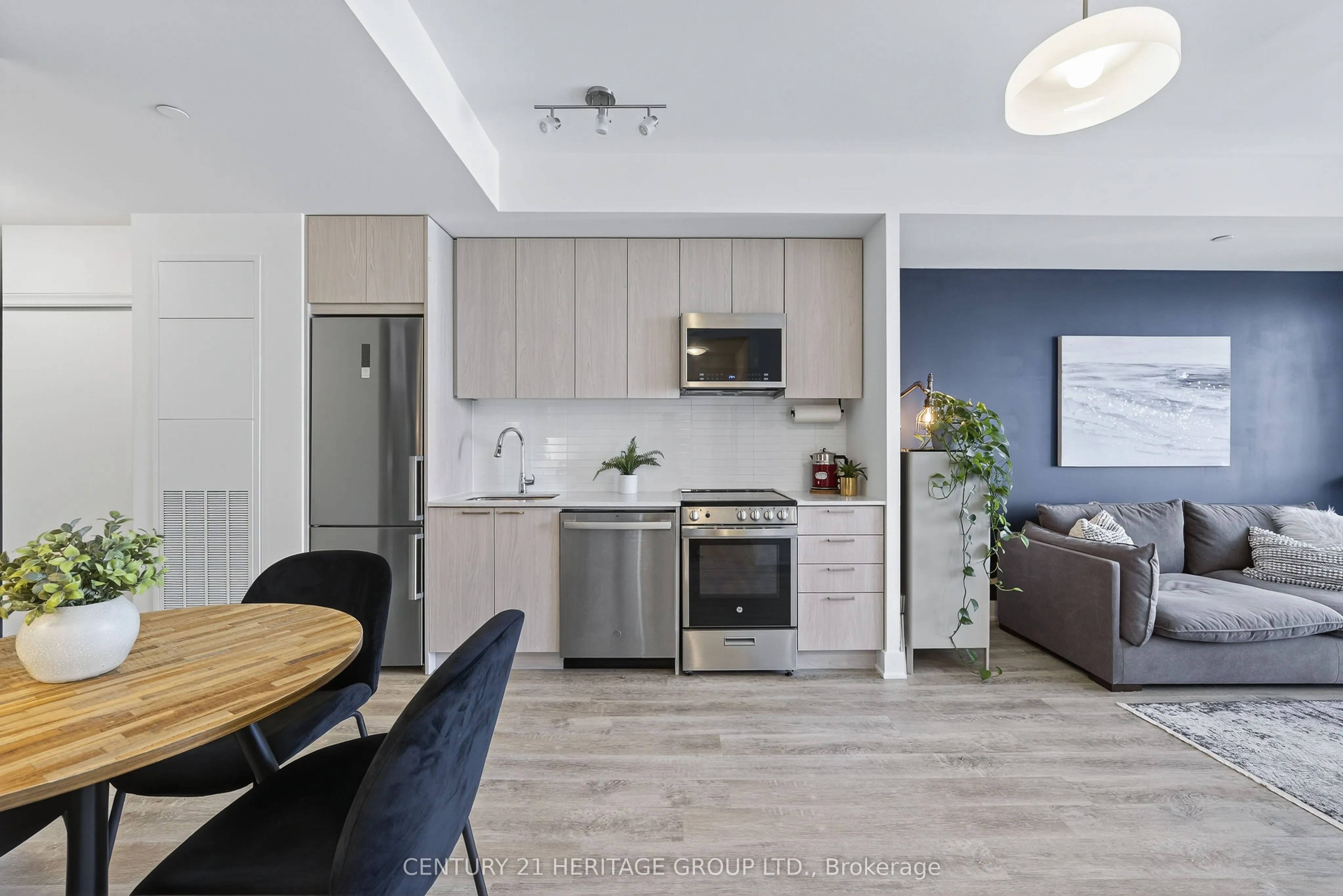 185 Deerfield Road, #1102