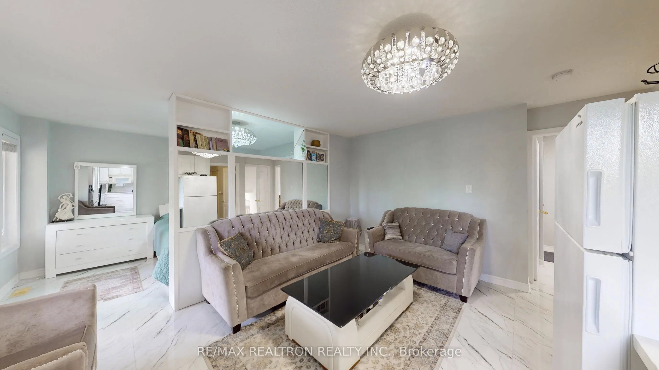 72 Headwater Crescent